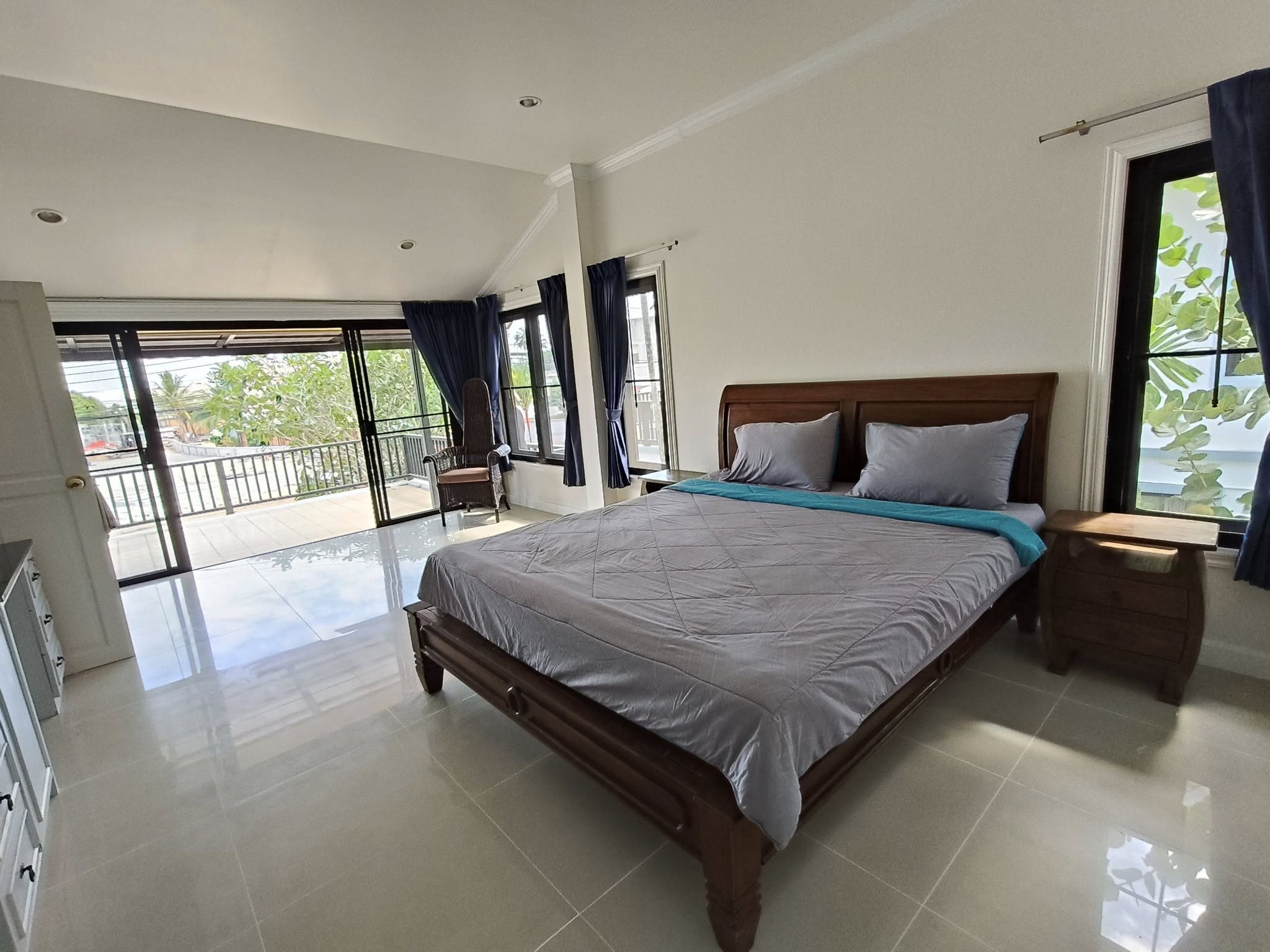 For Rent : Chalong, Private Pool Villa, 3 bedrooms 5 bathrooms