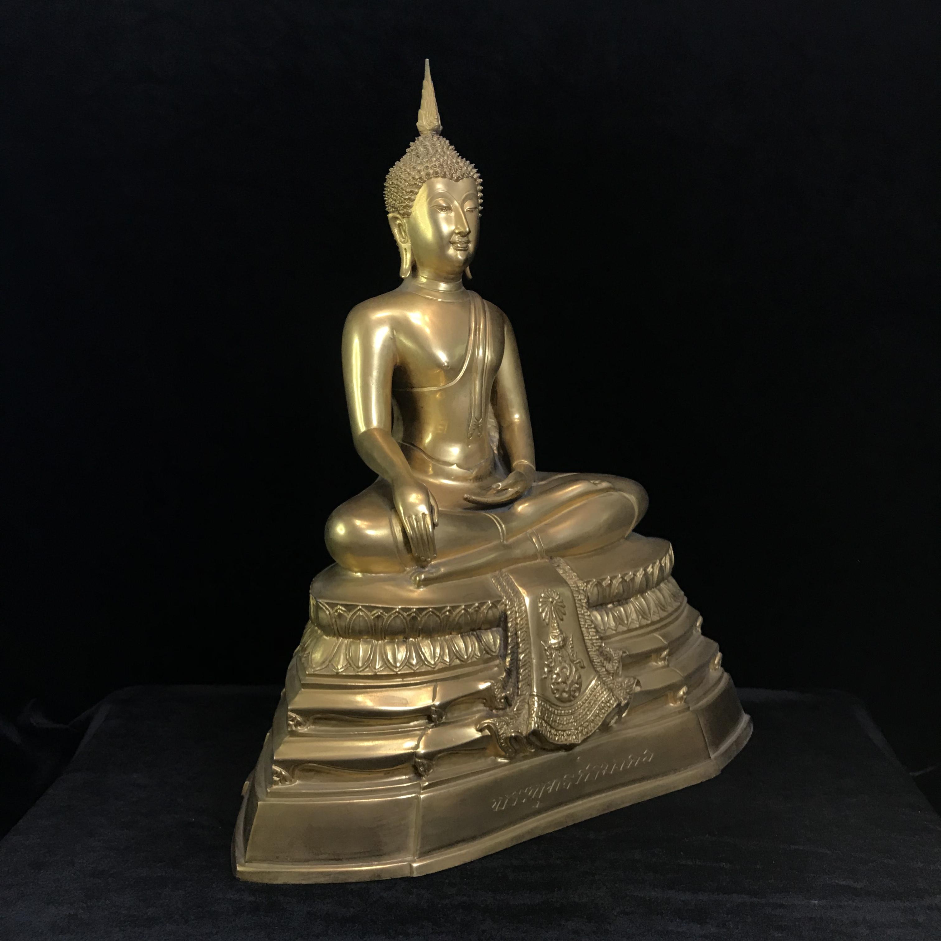 พระบูชาพระพุทธศิรมงคล ภปร. วัตถุมงคลคุ้มเกล้า ปี2524 ของมูลนิธิคุ้มเกล้า โรงพยาบาลภูมิพลจัดสร้าง ขนาดหน้าตัก 9 นิ้ว(ในหลวงทรงจุดไฟพระฤกษ์และเททอง)(พบเจอและหายากมาก)