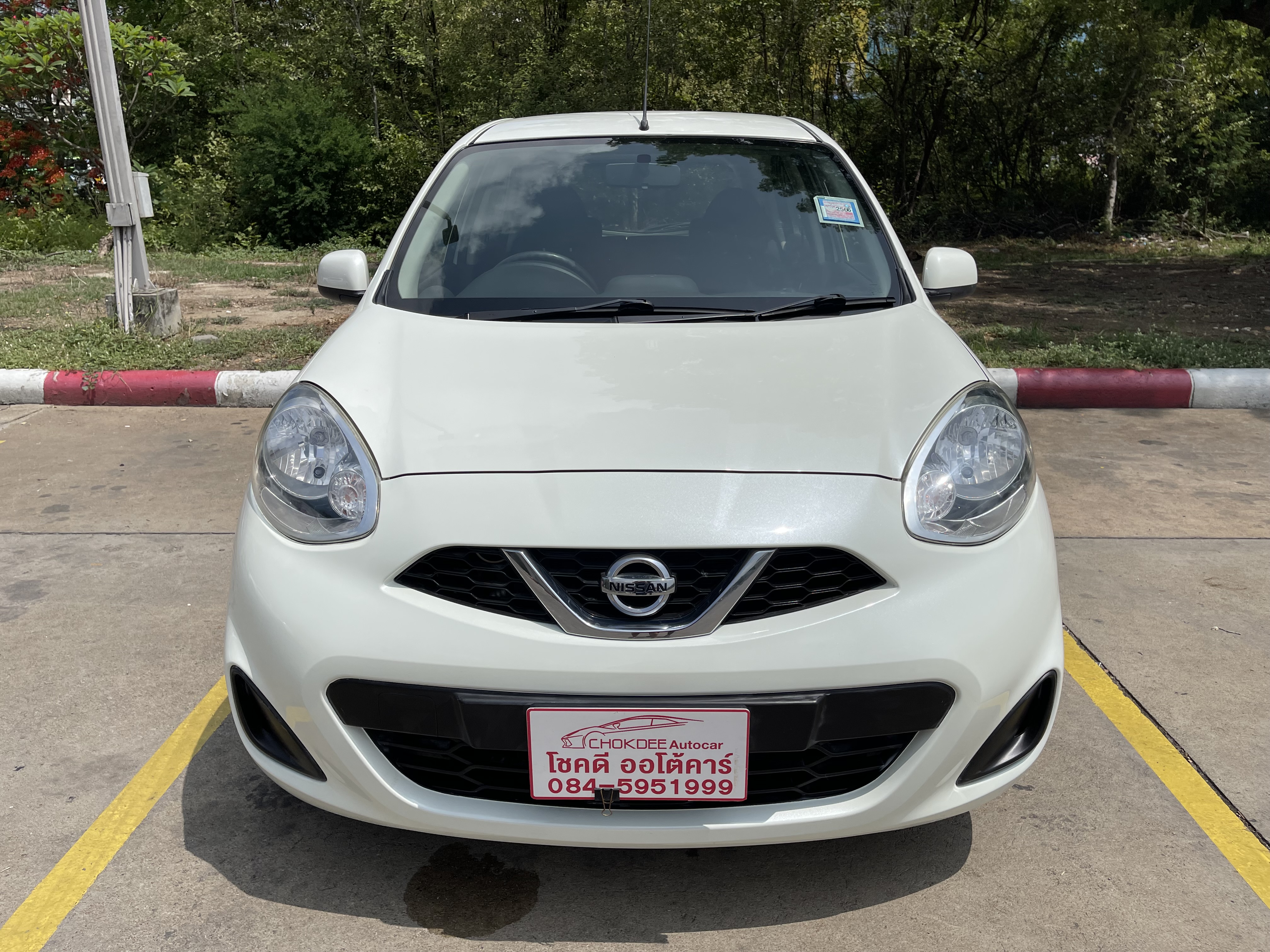 Nissan March 1.2 E At 2014 ขาวมุก