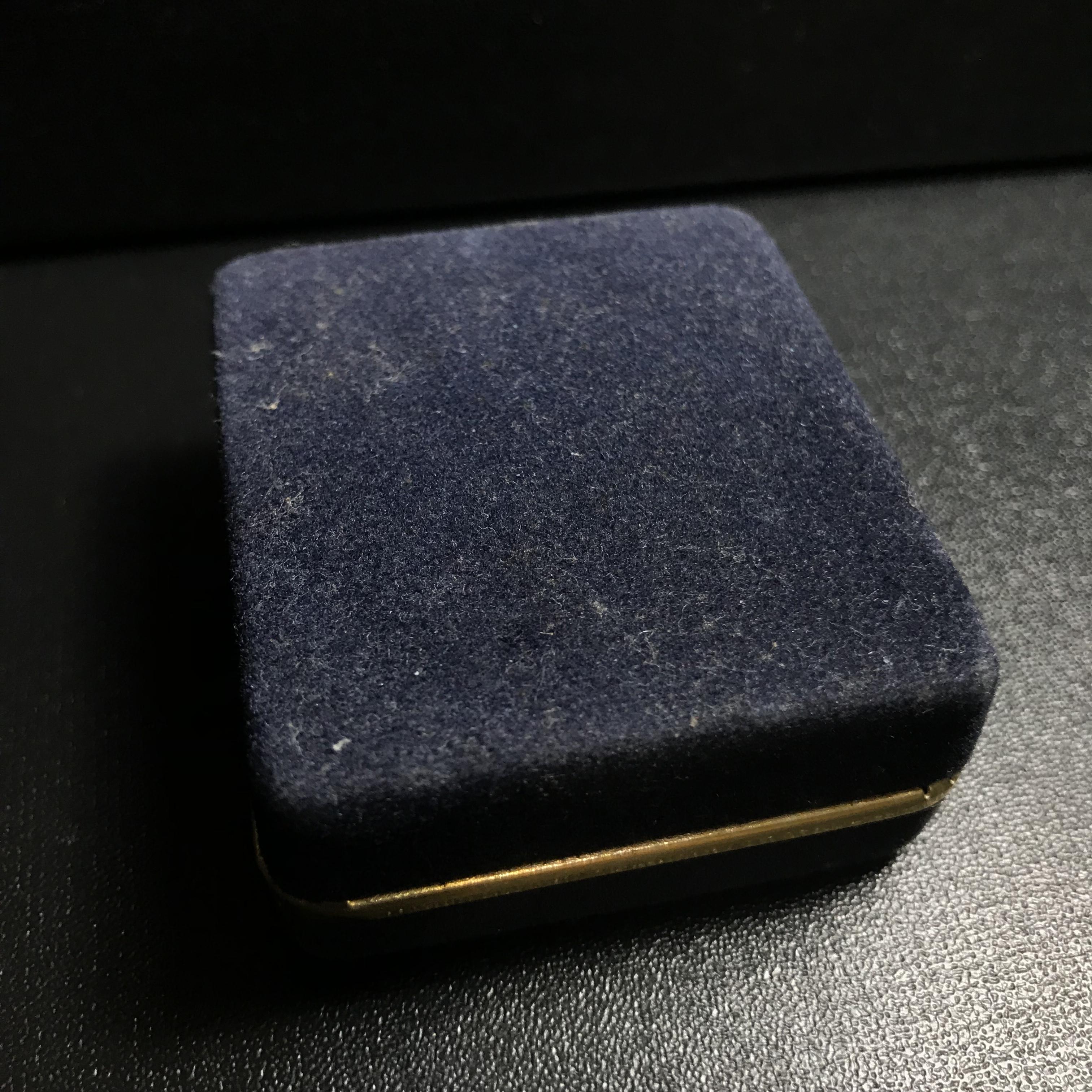 พระกริ่งพระพุทธชินสีห์ ภปร ทันโตเสฏโฐ ปี 2533 เนื้อเงิน (วัตถุมงคลหนึ่งเดียวที่บรรจุพระทนต์(ฟัน)ในหลวงรัชกาลที่9 พระราชทานให้จัดสร้าง)(1ใน1999องค์)