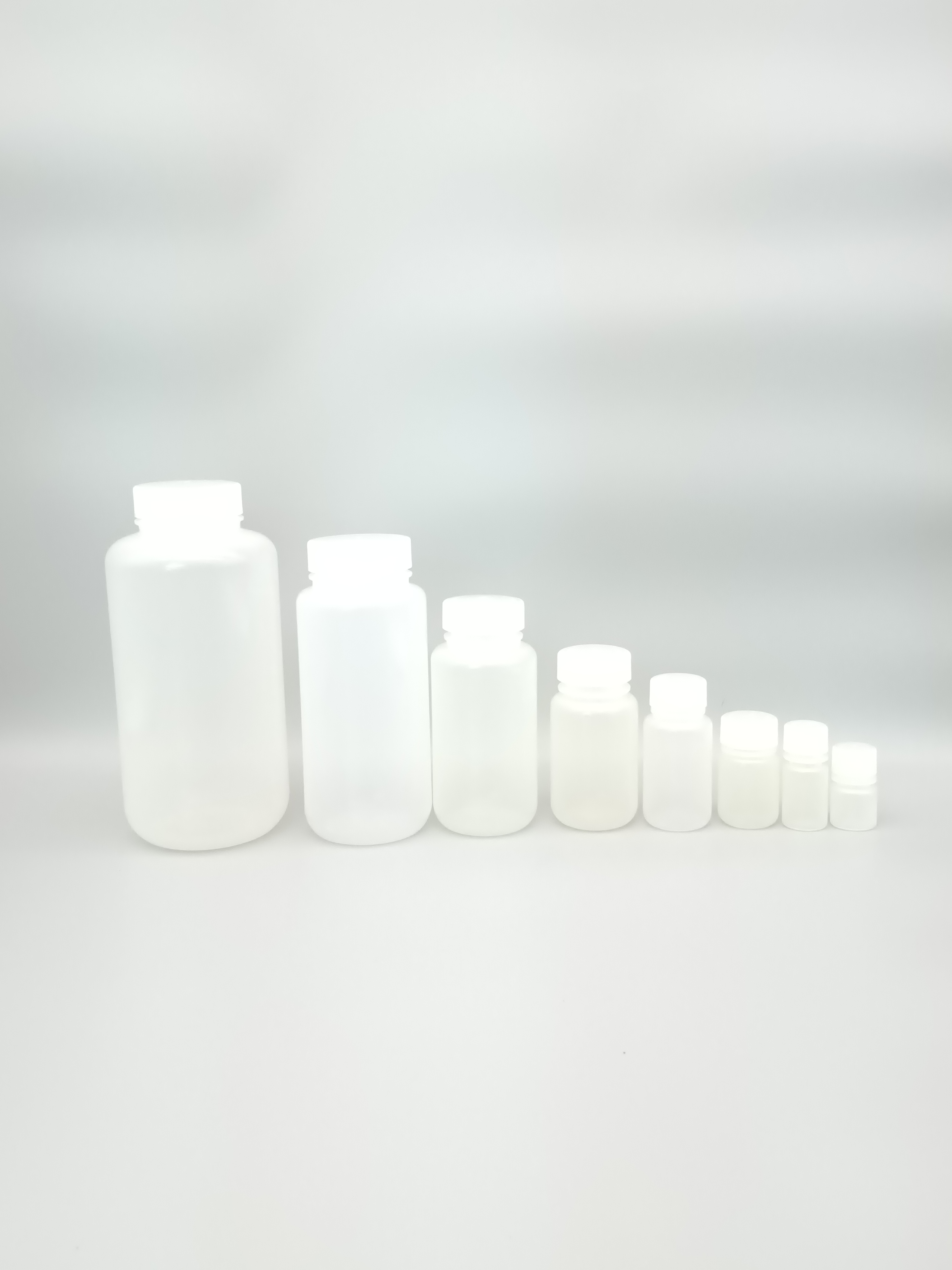 ราคาต่อ 10 ชิ้น / ขวดเก็บตัวอย่าง Reagent Bottle ขวดใส่อาหาร ขวดเก็บน้ำยาทนสารเคมี ขวดแช่แข็ง ทนความร้อน เข้าไมโครเวฟได้ food grade สำเนา สำเนา