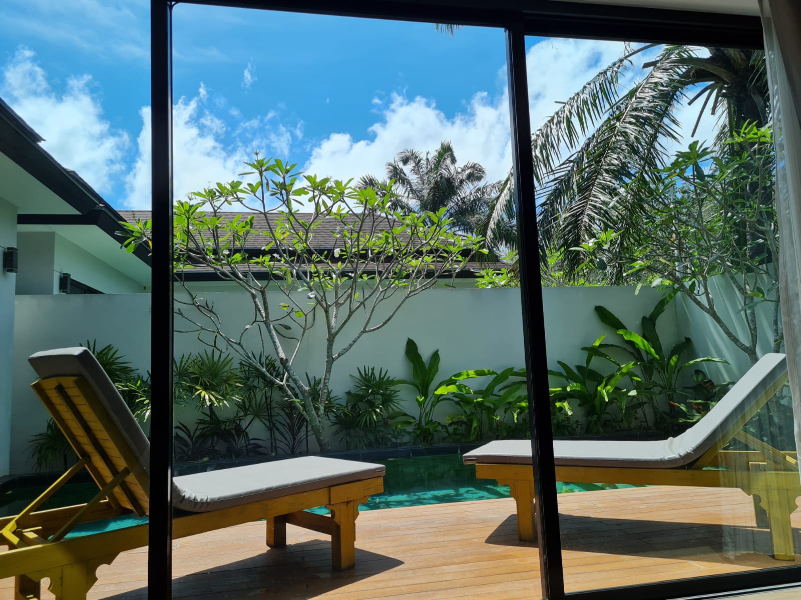 For Rent : Nai Yang, luxury Private Pool Villa, 2 bedrooms 2 bathrooms, Garden View.