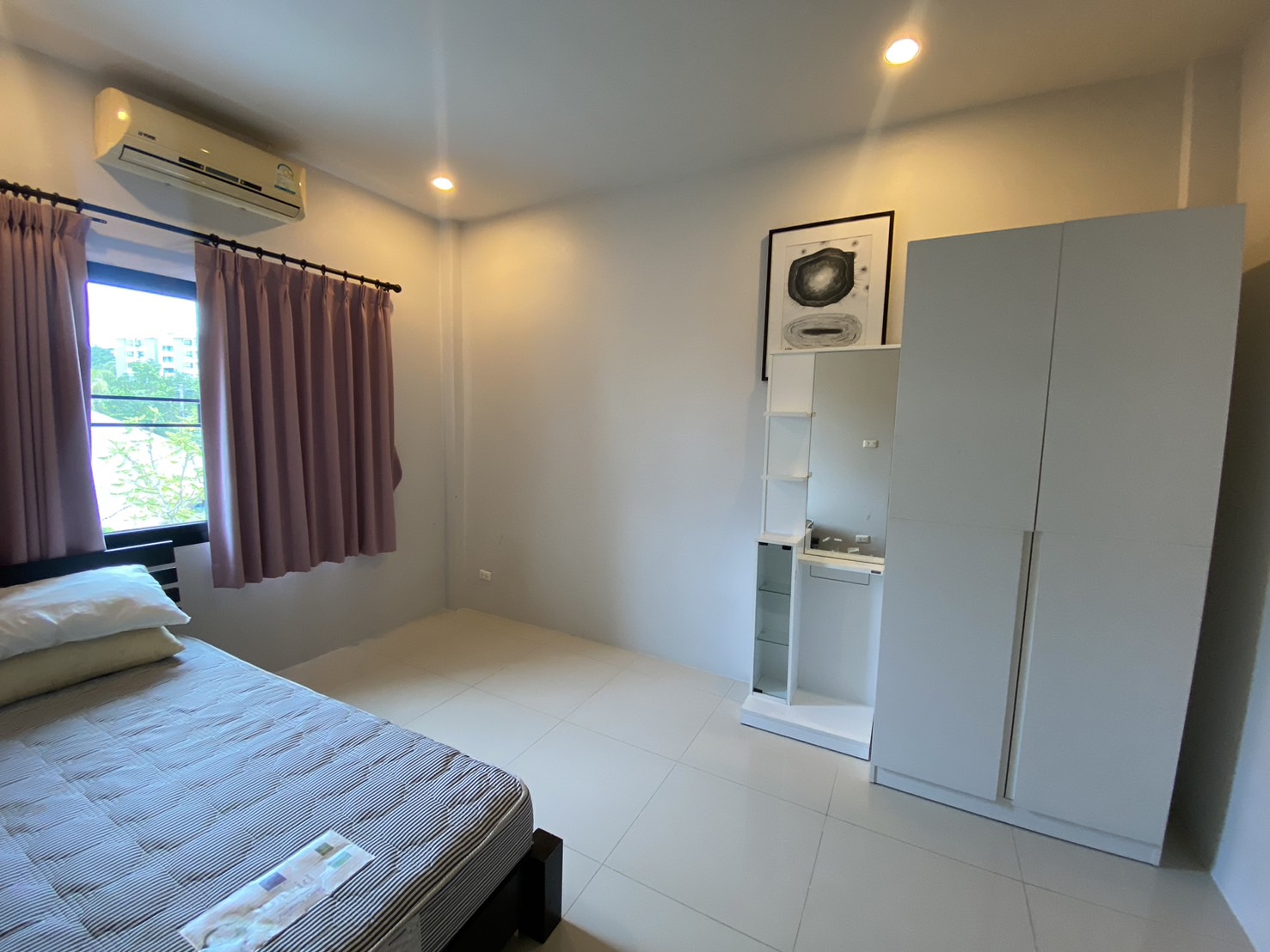 For Rent : Town home near Super Cheap Market, 3 Bedroom 3 Bathroom