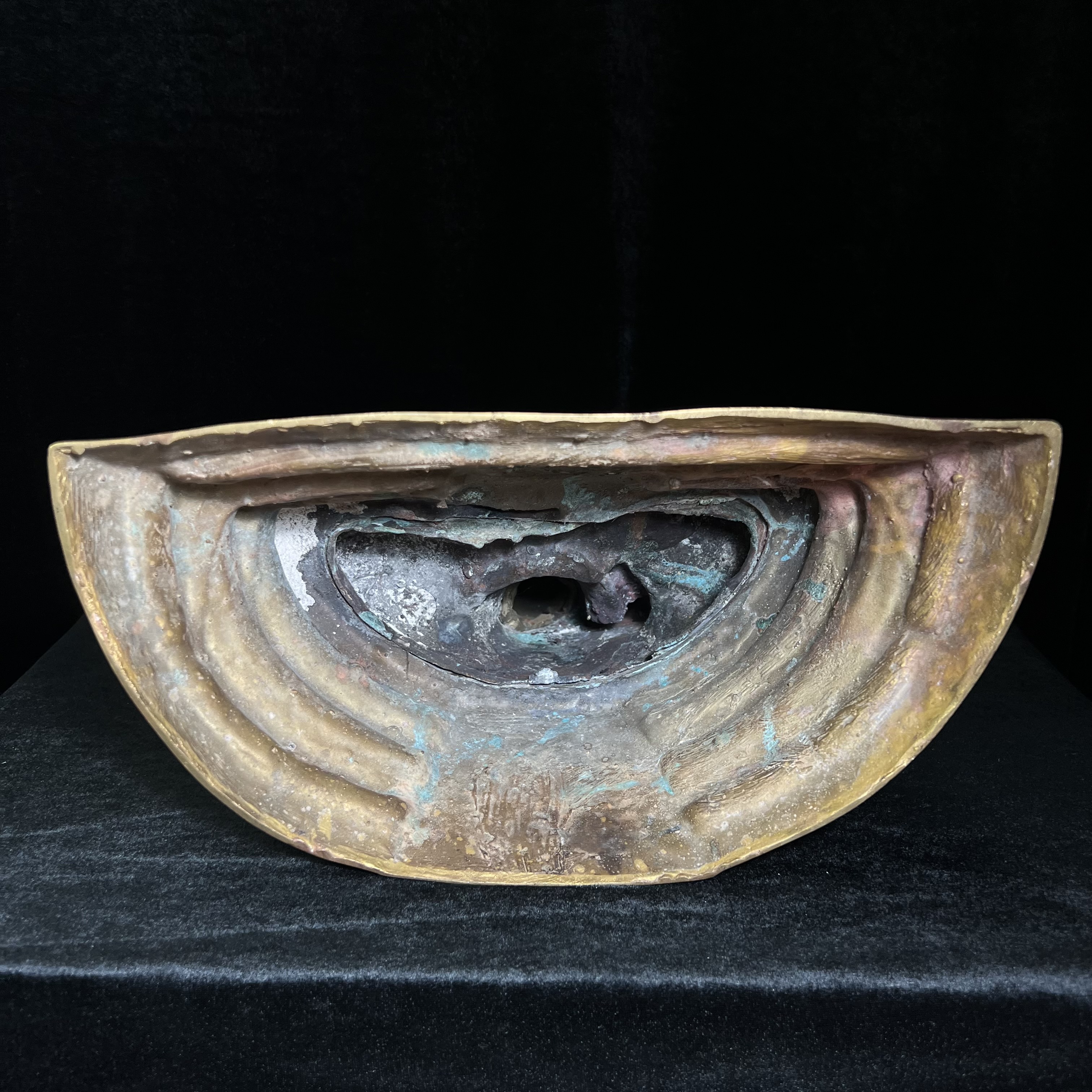 พระบูชาพระพุทธโสธร ภปร. รุ่นย้อนยุค ปี 2539 กาญจนาภิเษกครองราชสมบัติครบ 50ปี ในหลวงรัชกาลที่ 9 ขนาดหน้าตัก 9นิ้ว เนื้อสามกษัตริย์ หมายเลข๐๒๓๒๓(เลขสวย)อีกหนึ่งรุ่นยอดนิยม