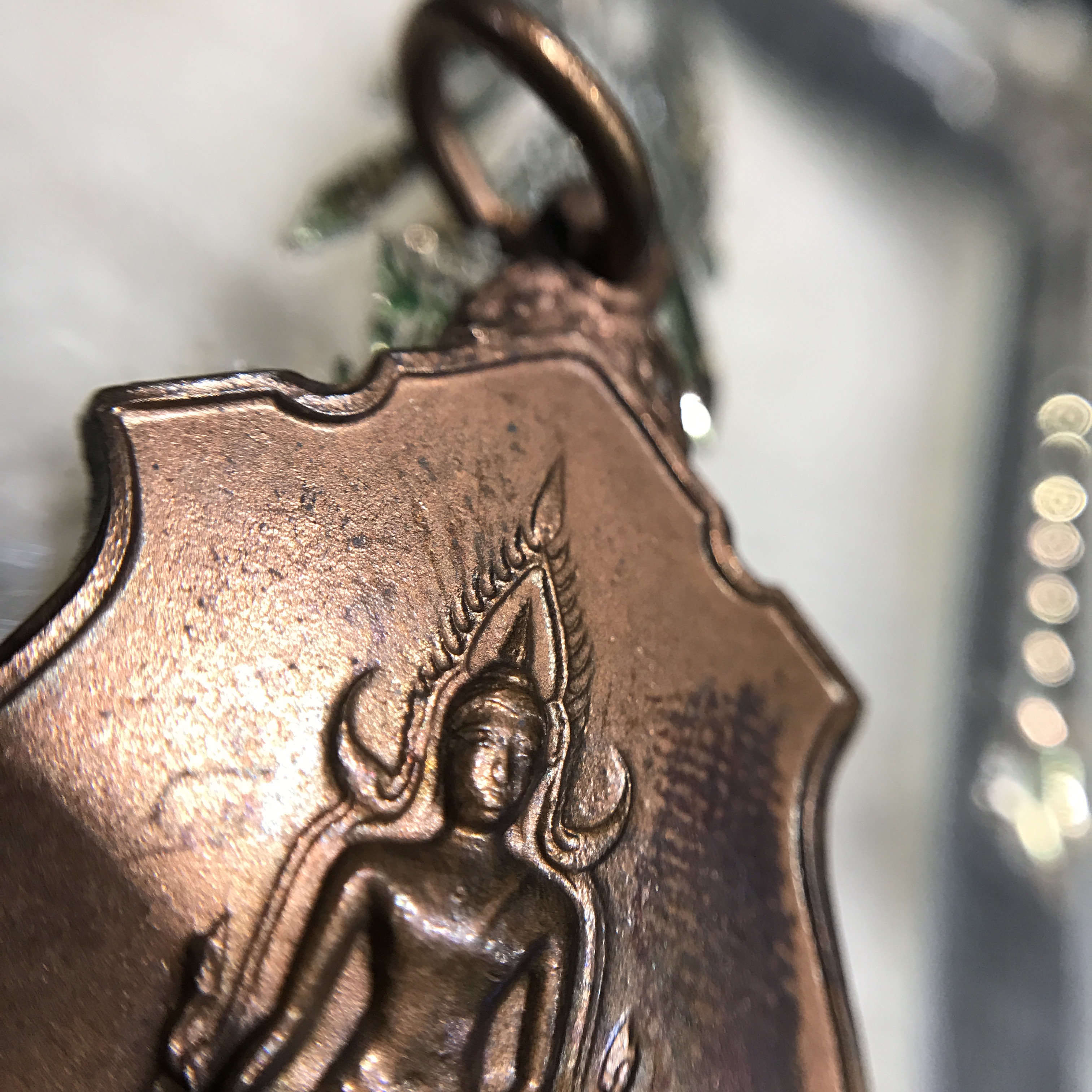 เหรียญในหลวงทรงผนวช-พระพุทธชินราช กองทัพภาคที่3จัดสร้าง ปี2517 เนื้อนวโลหะกล่องเดิม(หายาก)(ในหลวง ร.9 เสด็จในพิธี)