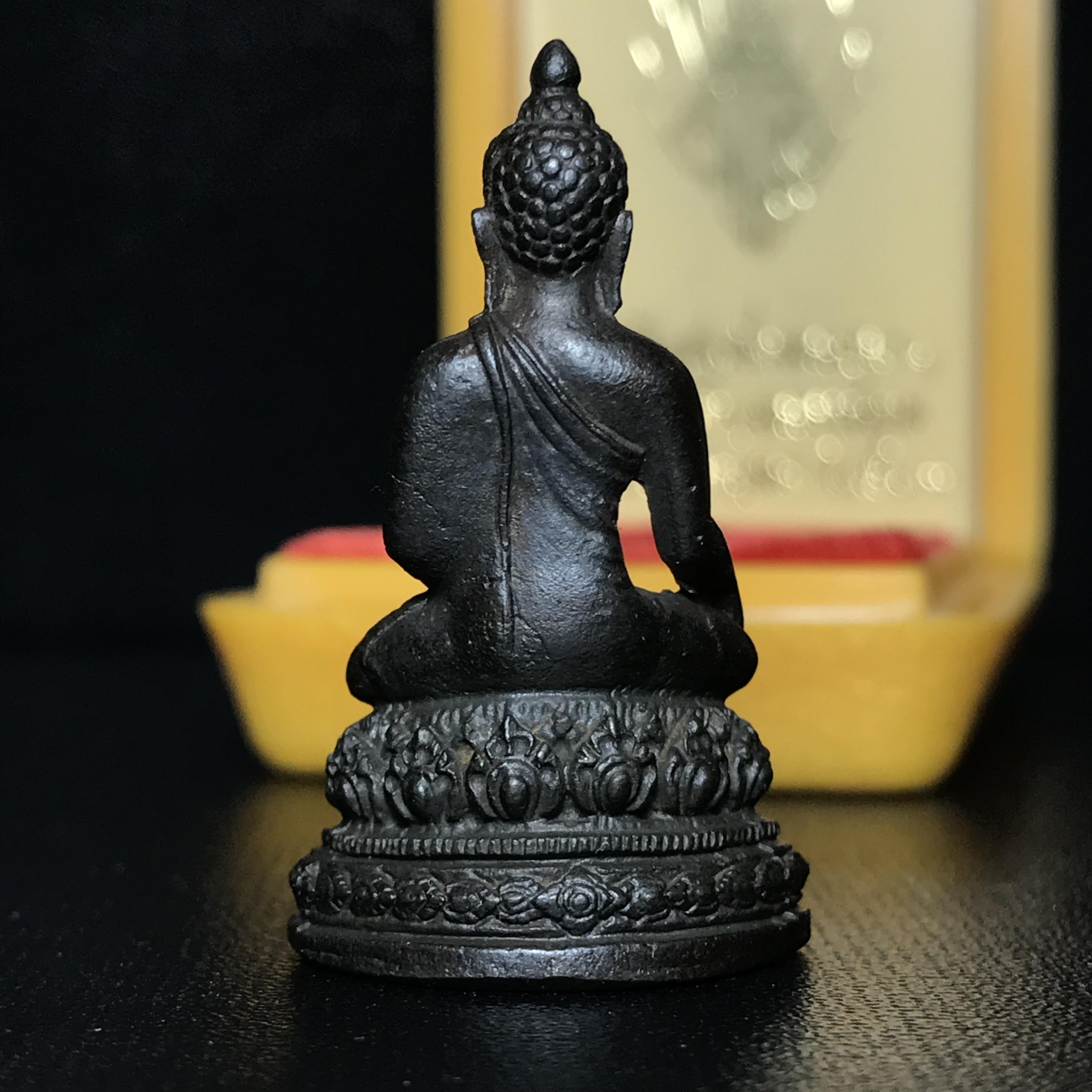 พระกริ่ง มวก(รุ่นแรก)พระราชทาน ปี2523 วัดบวรนิเวศ เนื้อนวโลหะกล่องบรรจุเดิม(หลวงปู่โต๊ะปลุกเสก)