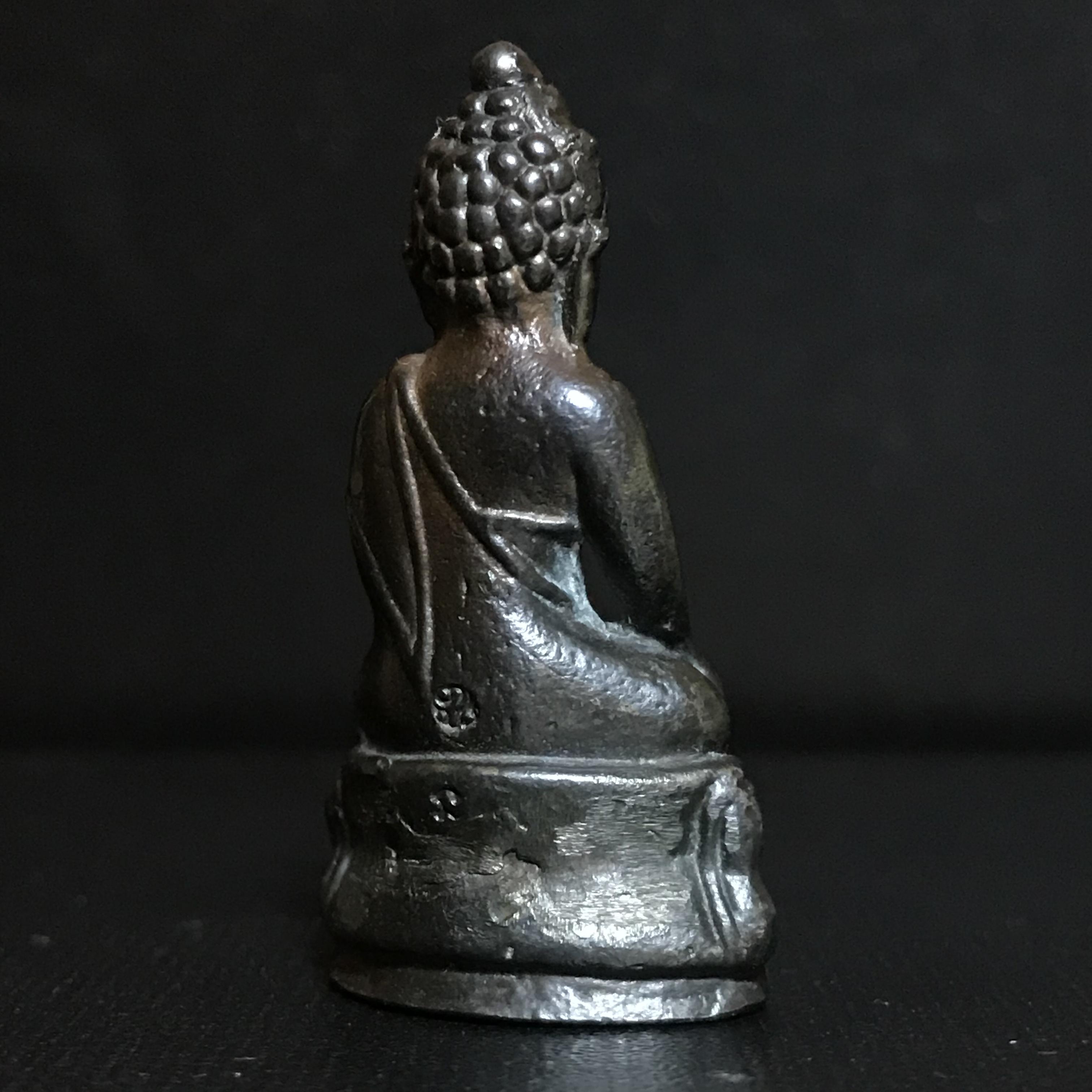 พระกริ่ง ภปร รุ่นสร้างหอพระมหาวิทยาลัยธรรมศาสตร์ ปี2542 เนื้อนวโลหะ มหาพิธี 3วาระอันยิ่งใหญ่(1ใน5000องค์)