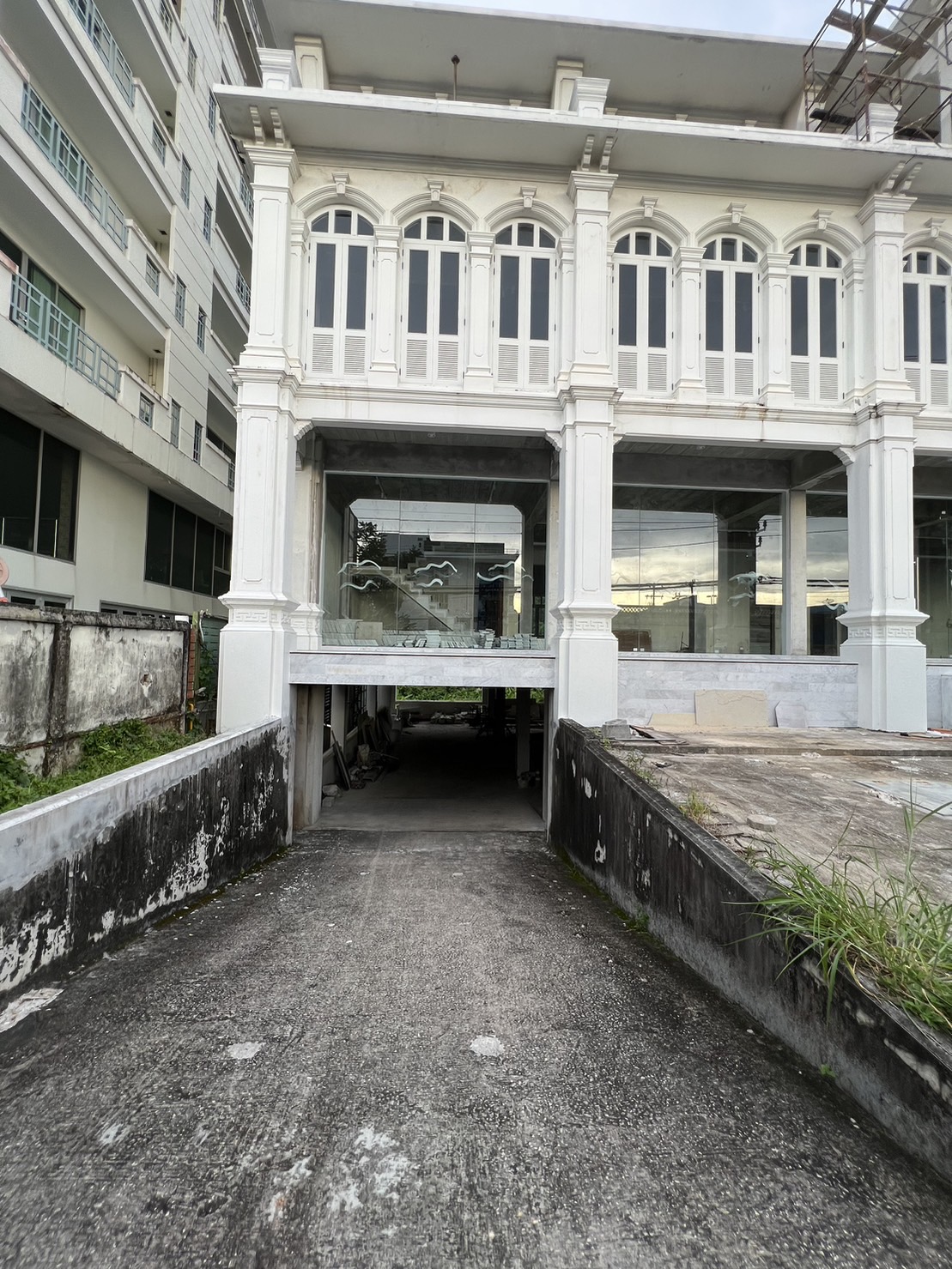 For Rent : Wichit, 3-story building opposite Big C Phuket, 400 sqm.