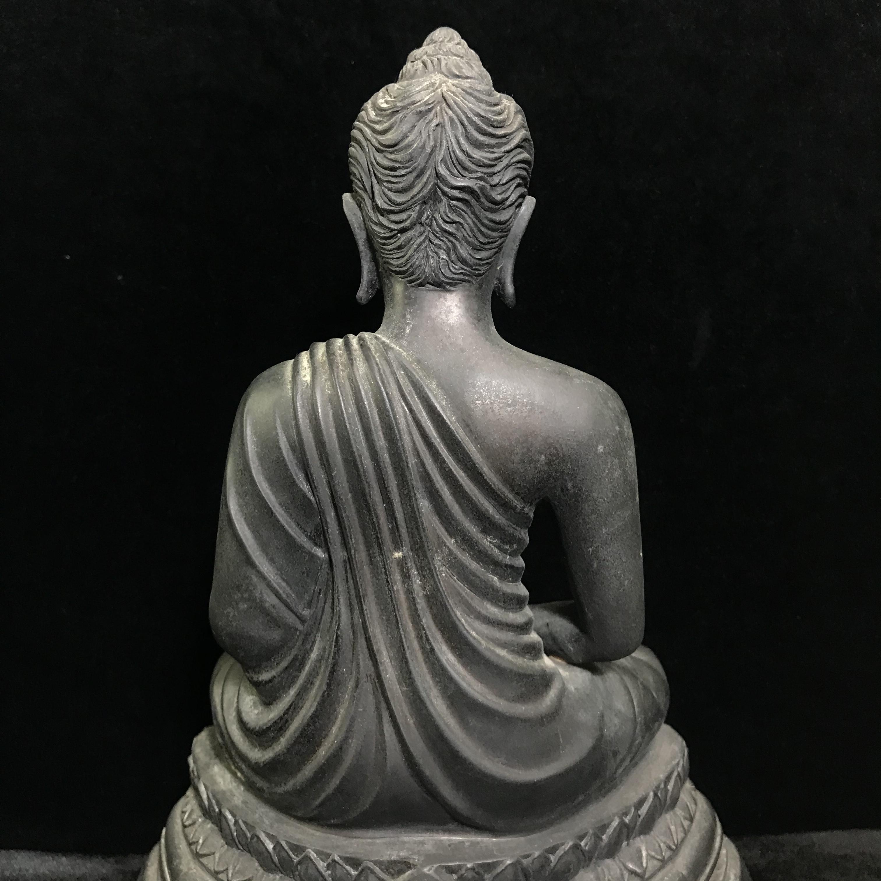 พระพุทธสิทธัตถศาสดา 100 ปี กรมบัญชีกลาง พ.ศ.2533(รุ่นแรก) เนื้อโลหะสำริด รมมันปู หน้าตัก 5.9 นิ้ว (พิธีใหญ่ ศิลป์สวย หายาก)(พระราชทานเม็ดพระธาตุ บรรจุมวลสารใต้ฐานองค์พระ)