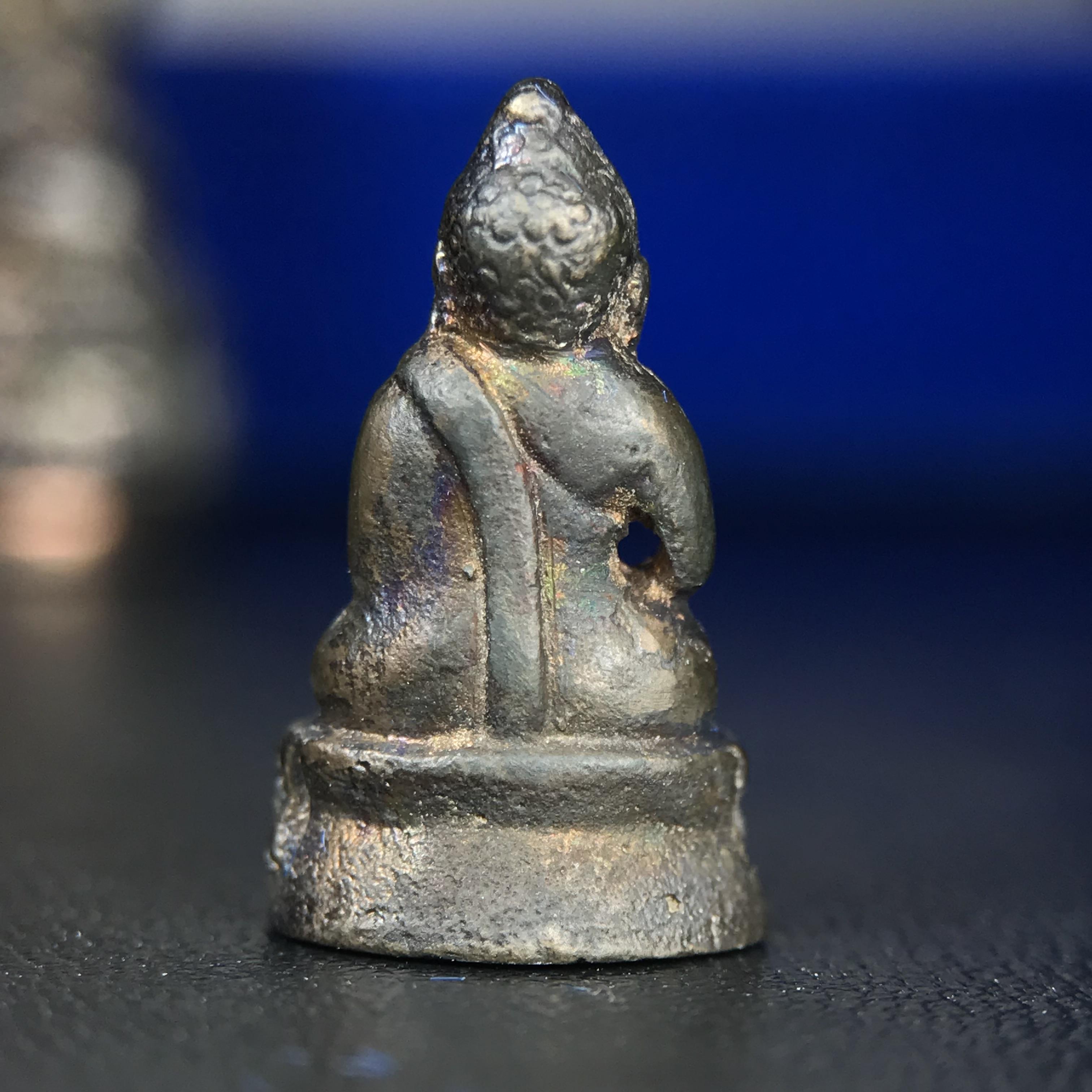 พระกริ่ง-พระชัยวัฒน์ สว. 90 พรรษาสมเด็จย่า ปี2533 เนื้อนวโลหะ(แก่ทองคำผสมทองคำเยอะมากรุ่นนี้)(ในหลวงรัชกาลที่9เสด็จในพิธี)(หล่อแบบโบราณอุดมวลสาร 108 แบบฉบับพระกริ่งใหญ่สายวัดสุทัศน์ พระสังฆราช(แพ))(1 ใน 3000 ชุด) หายาก(***องค์นี้ผิวเนื้อนวโลหะสวยมาก***)