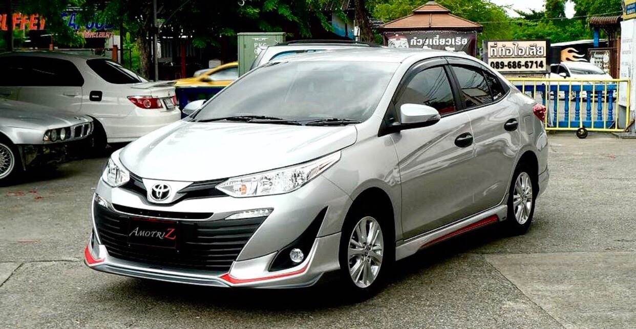 Toyota Yaris ATIV hatchback and sedan bodykits by Amotriz