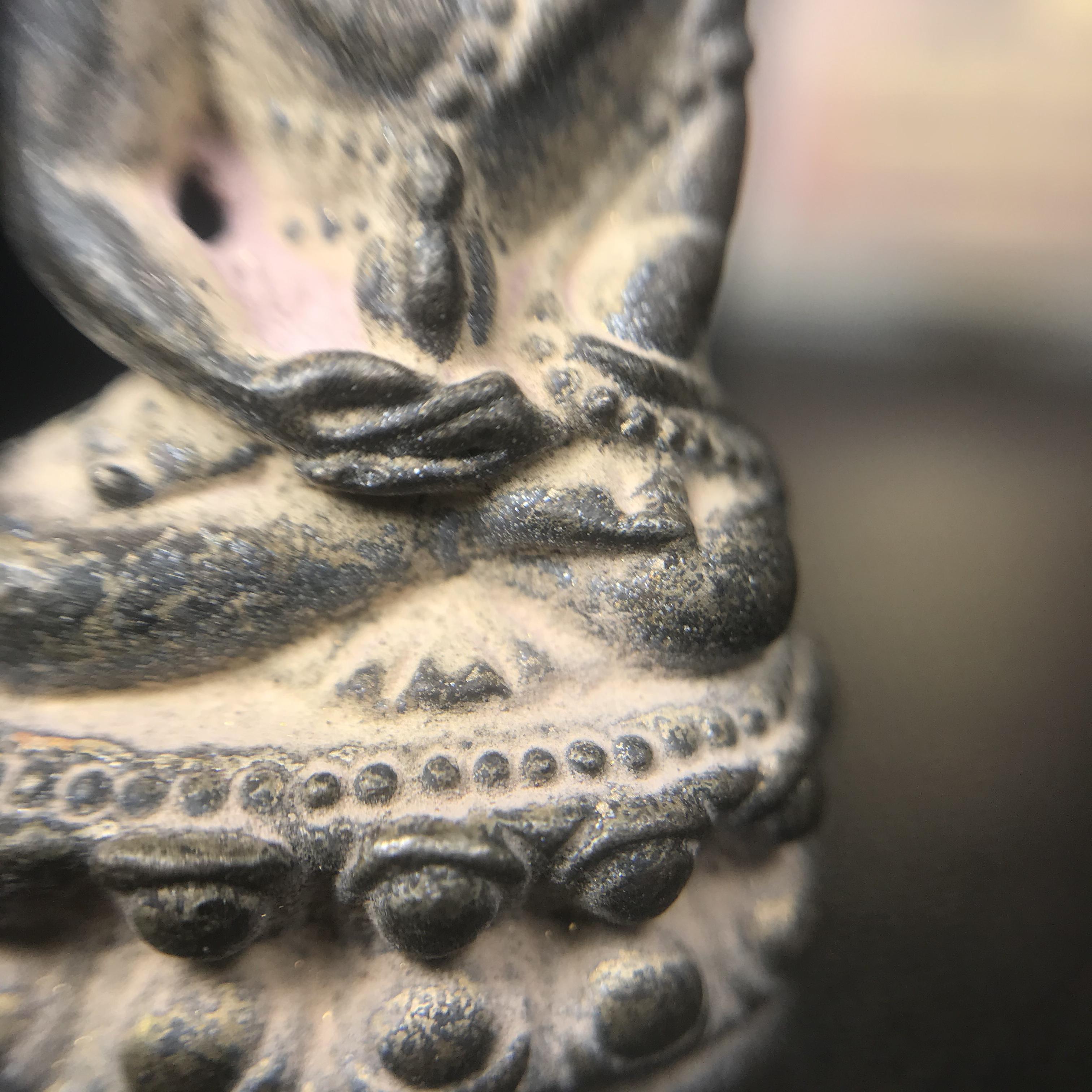 พระกริ่งชินบัญชรฉลองพระชันษา 100 ปี สมเด็จพระญาณสังวร วัดบวรนิเวศวิหาร ปี 2556 เนื้อนวโลหะผสมทองคำก้นอุดผงพรายกุมาร หลวงปู่ทิม พิธีใหญ่ มวลสารเด่น นิยม(1 ใน 599 องค์)หายาก