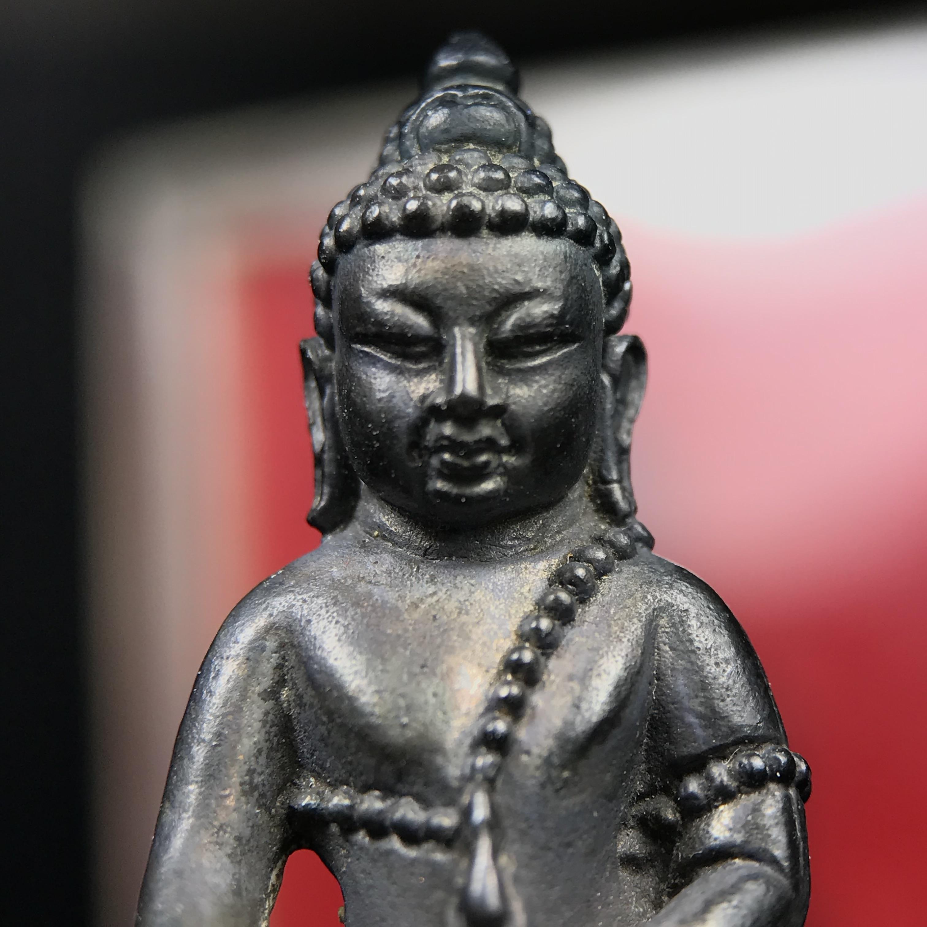 พระกริ่งปรมาภรณ์พุทธปัญญา(พระกริ่งศรีนคร 2) จัดสร้างเนื่องในมหามงคลสมัยเฉลิมพระชมน์พรรษา 5 รอบ องค์พระบาทสมเด็จพระเจ้าอยู่หัวรัชกาลที่9 ปี 2530 เนื้อนวโลหะ (ออกแบบโดยนายช่างเกษม มงคลเจริญ มีพระอาจารย์ไสว วัดราชนัดดา กรุงเทพ เป็นเจ้าพิธีครั้งสุดท้าย)