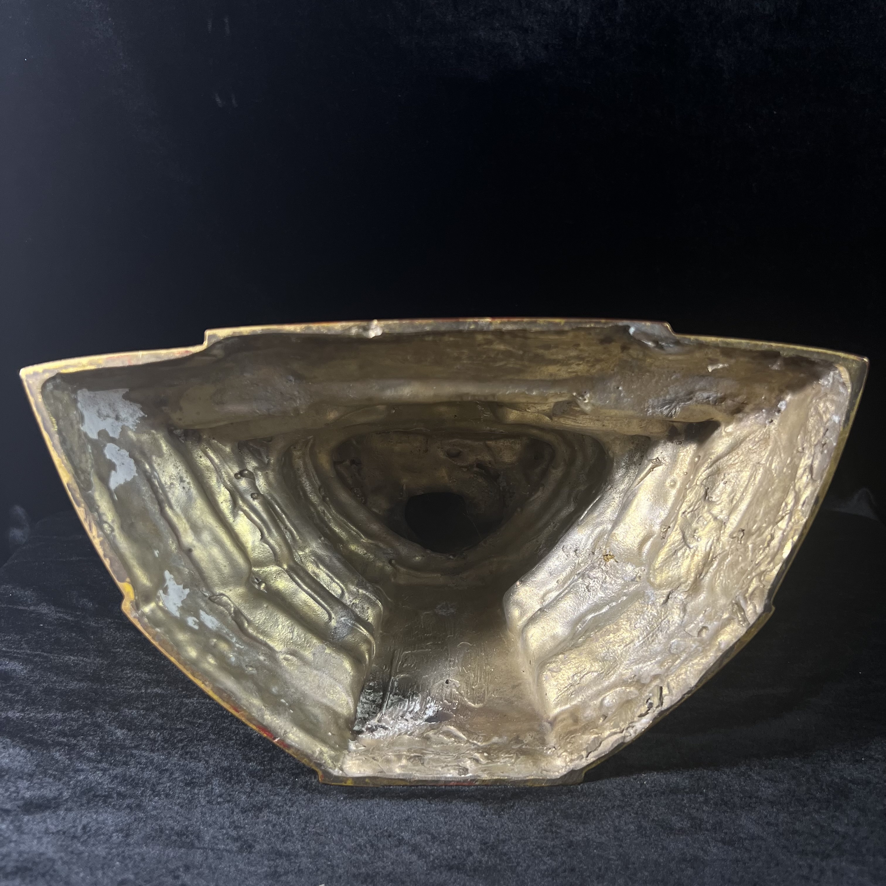 พระพุทธปฏิมาสุวรรณภูมิสิริโชค ภปร. การบินไทยจัดสร้างขึ้น เนื่องในวโรกาสมหามงคลเฉลิมพระชนมพรรษาของพระบาทสมเด็จพระเจ้าอยู่หัวรัชกาลที่ 9 ครบ 80 พรรษา ขนาดหน้าตัก 5 นิ้ว สูง 16 นิ้ว ปิดทองสวิส 99.9 เปอร์เซนต์ (พิธีใหญ่ พุทธศิลป์งดงาม หายาก)องค์หมายเลข ๙๗๘