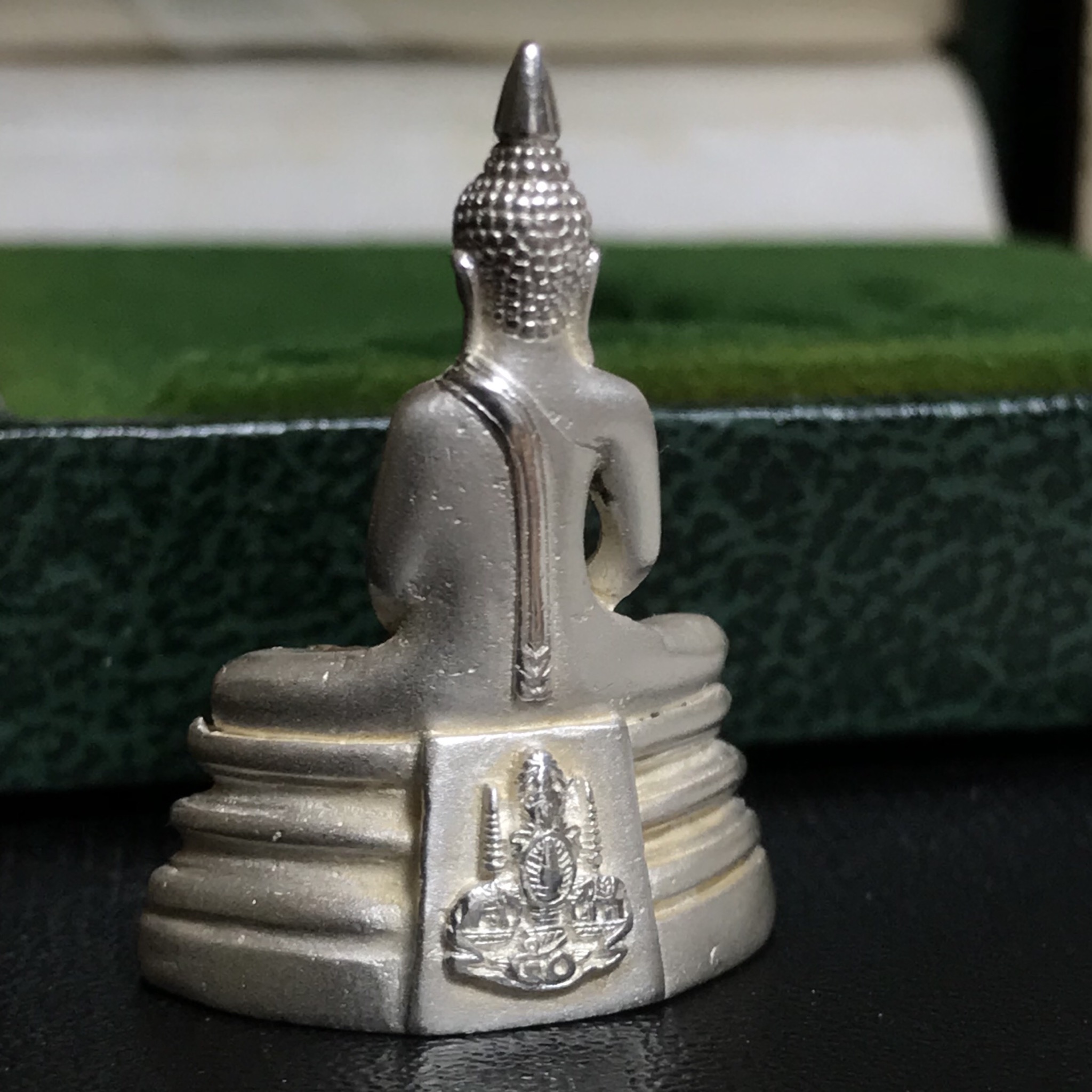 พระกริ่งพระพุทธโสธร ภปร. รุ่นย้อนยุค เนื้อเงิน ปี2539 ครองสิริราชสมบัติครบ 50 ปี