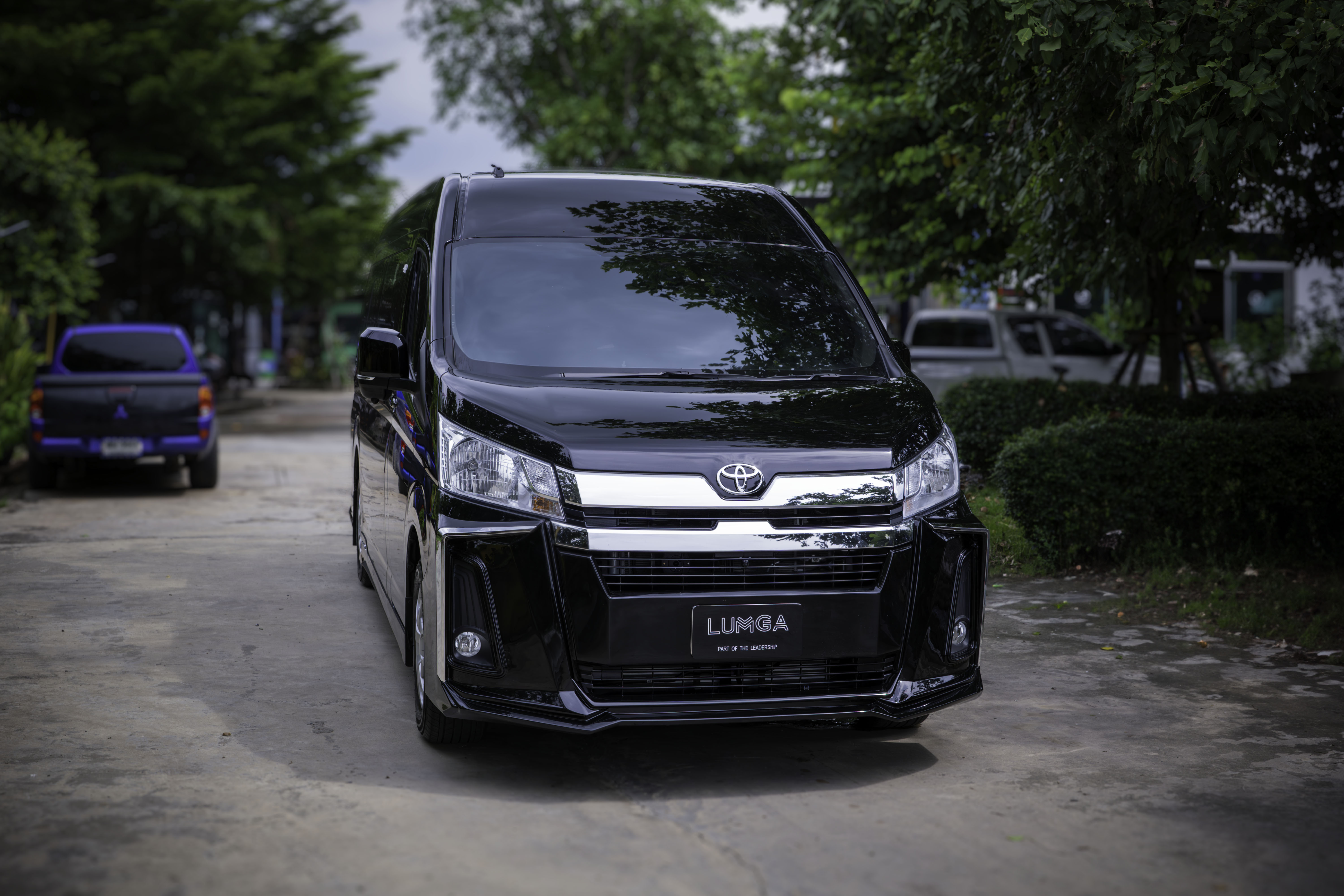 ชุดแต่ง Toyota Commuter 2019 สเกิร์ตหน้าสไตล์ Lumga (ลัมกา) 1 ชุด 4-6 ชิ้น
