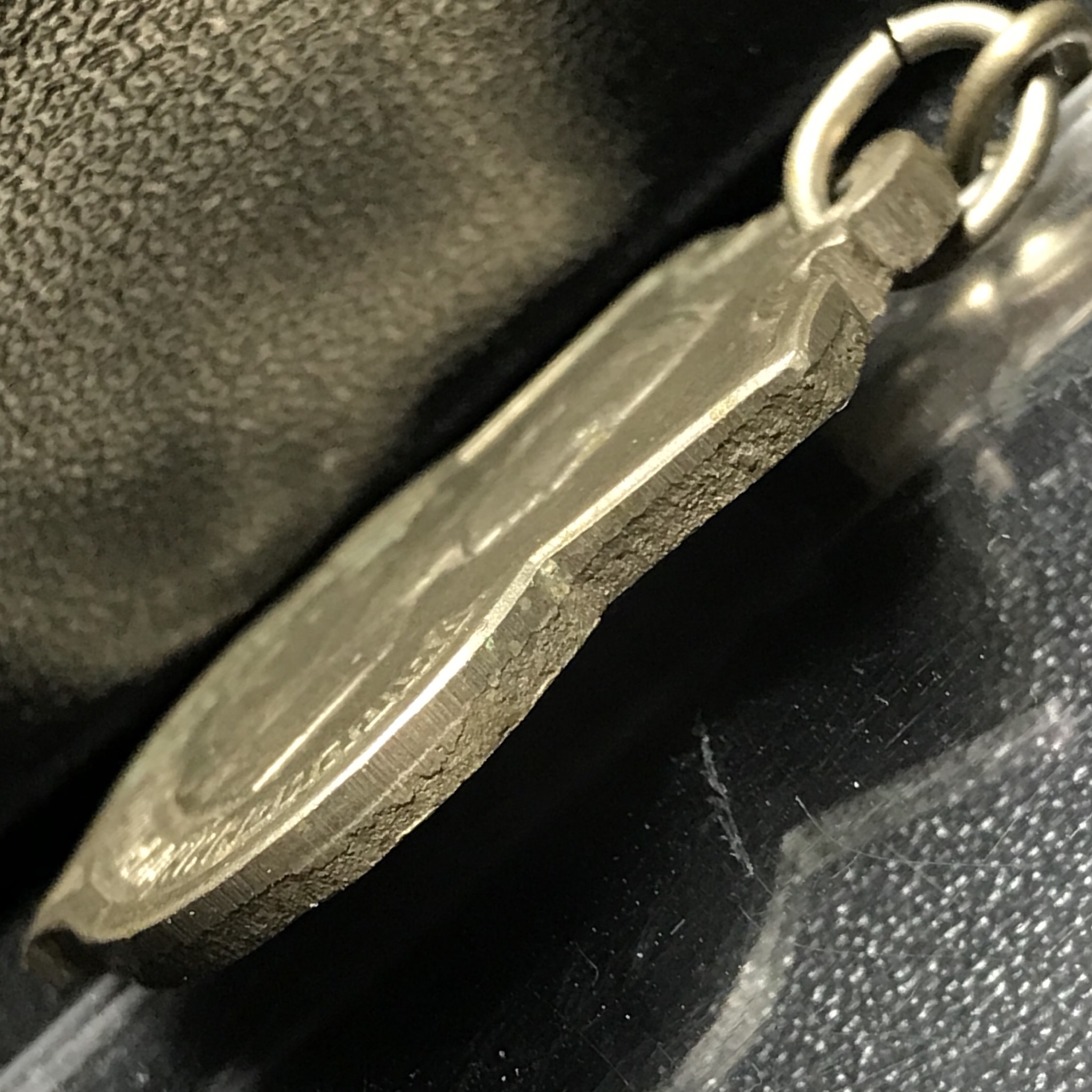 เหรียญอนุสรณ์มหาราช 3รอบ รัชกาลที่9 ปี2506 เนื้ออัลปาก้า โค๊ด "สว" สายโซ่คล้องเดิม(สภาพคัดสวยผิวเดิมโค๊ต “สว” ด้านซ้ายหายากนิยม)