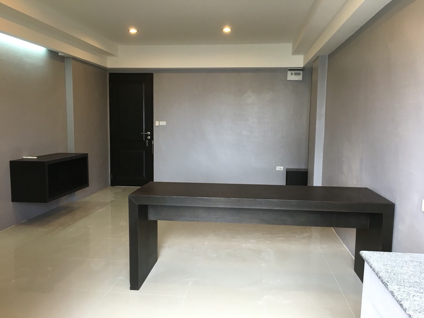 For Rent : Patong Condotel 1 bed room 4floor. Patong View size 56 SQM.