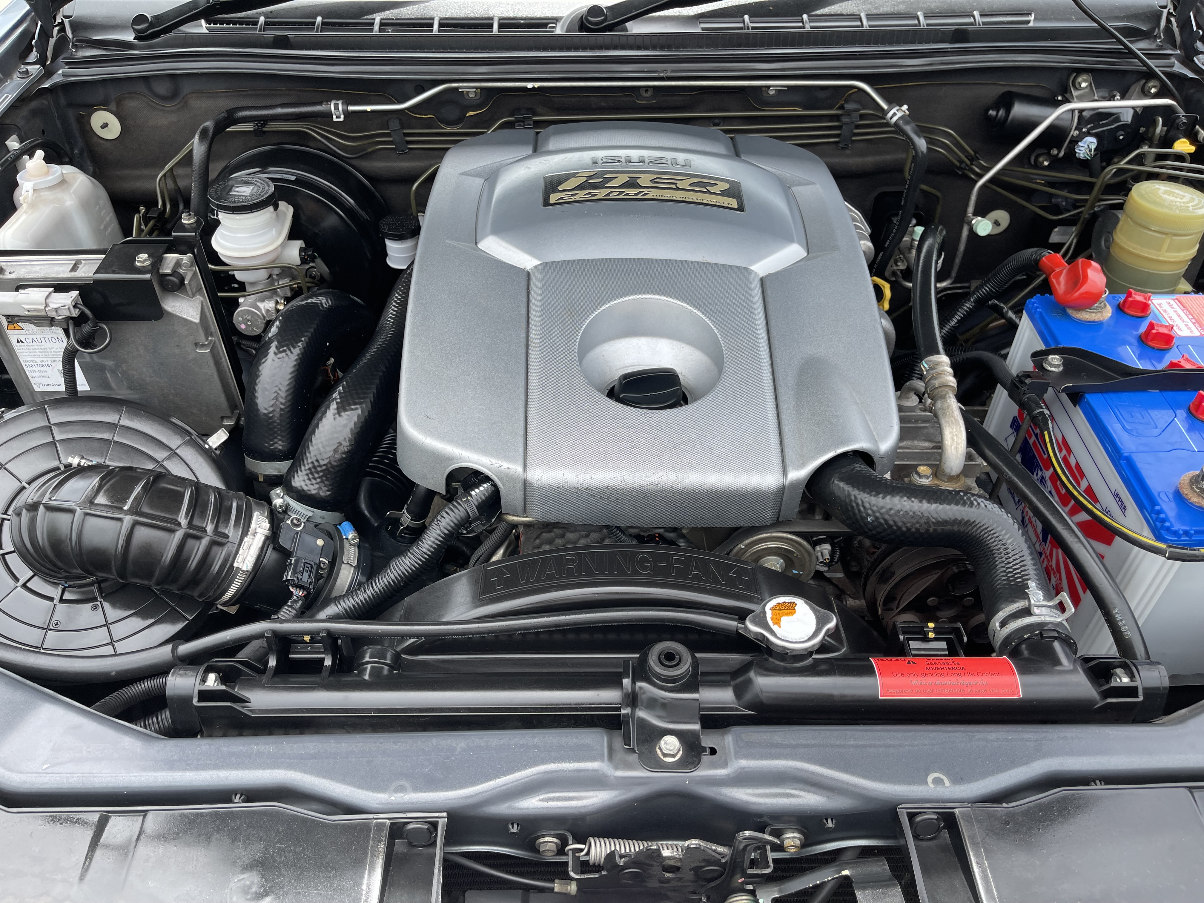 Isuzu Dmax 4ประตู Hilander 2.5 Abs 2010 เทา