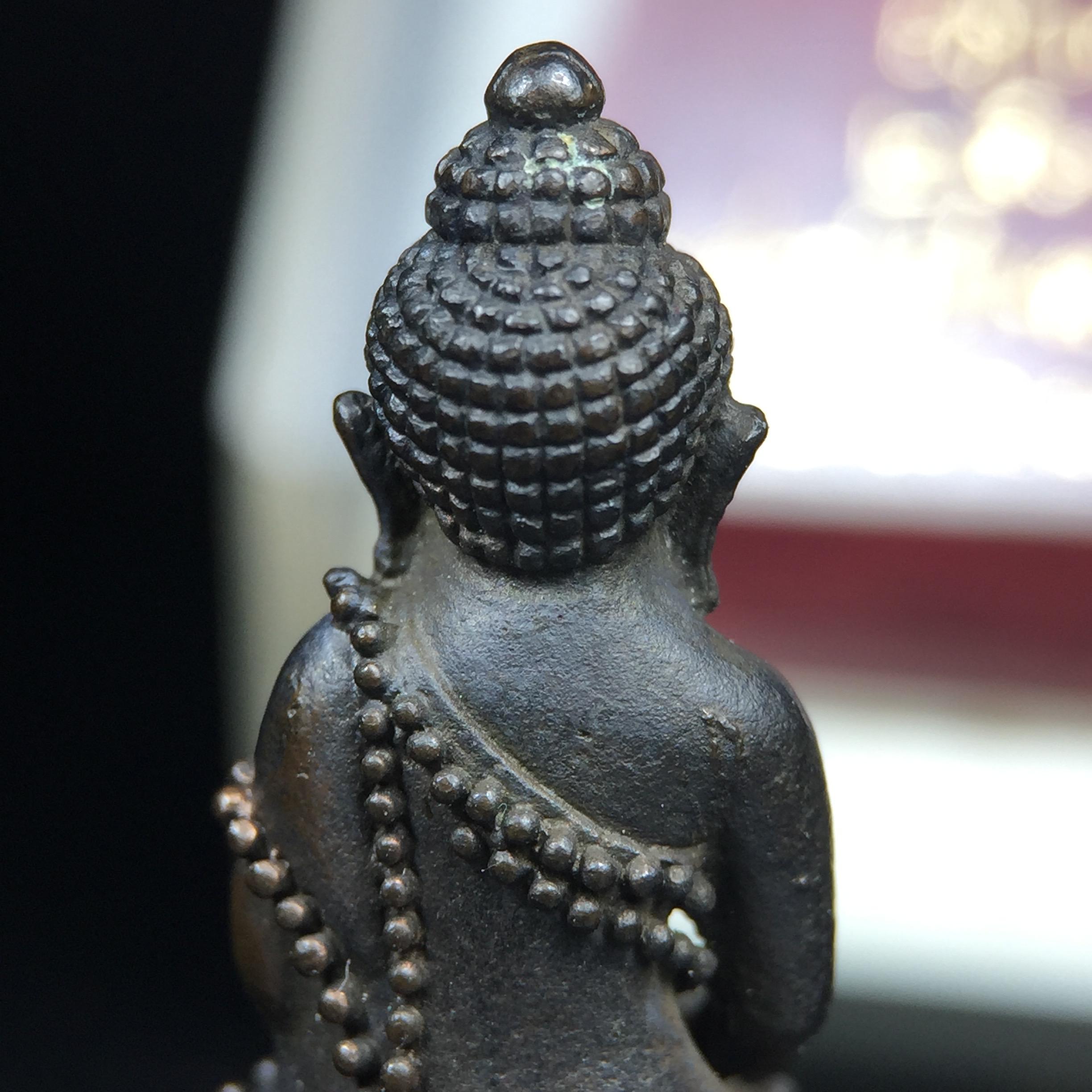 พระกริ่งญาณสังวร(พระกริ่ง ญส.)ปี 2519 เนื้อนวโลหะก้นเงิน สมเด็จพระญาณสังวรและหลวงพ่อคูณ ปริสุทโธ จับสายสูตรร่วมกันในพิธีเททอง ณ อุโบสถวัดบวรนิเวศวิหาร(พิธีใหญ่ เจตนาดี หลวงปู่โต๊ะร่วมปลุกเสก)(สภาพสวยเดิมนอนคากล่องบรรจุเดิมแบบนี้ไม่ควรพลาด)หายาก1ใน2999องค์