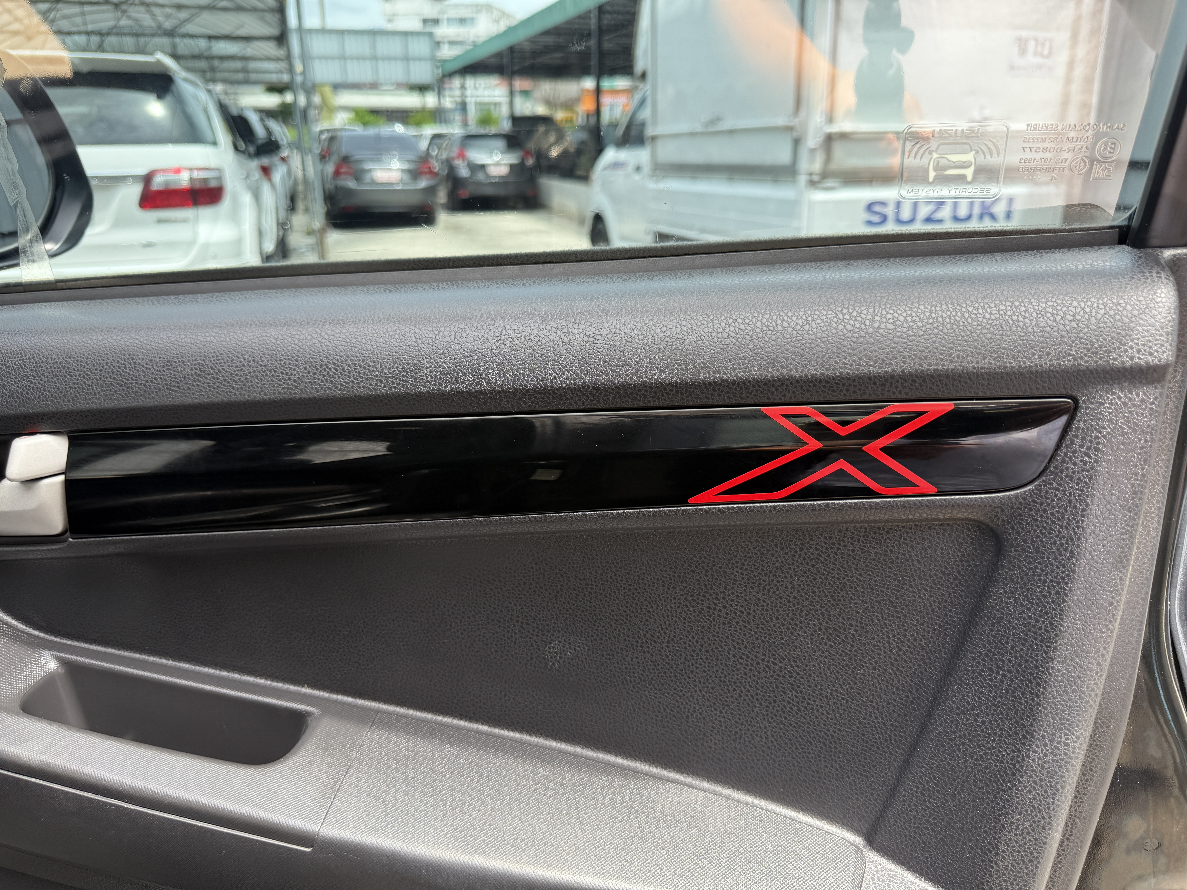 Isuzu Dmax All New 4ประตู Hilander 2.5 Vgs Z Prestige Navi X-Series Push Start At 2015 ดำ