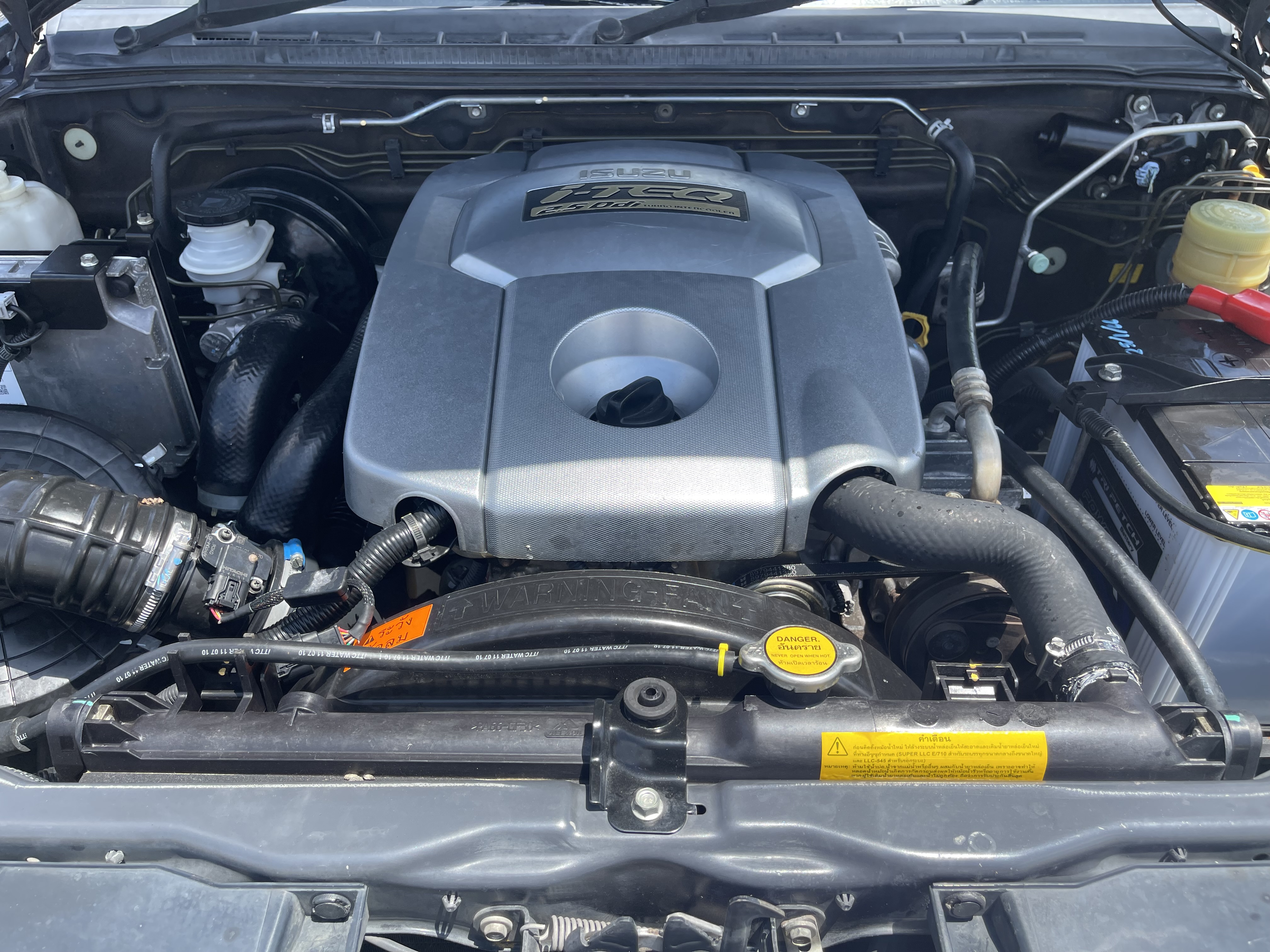 Isuzu Dmax 4ประตู Hlander 2.5 Abs X-Series Navi 2011 ดำ