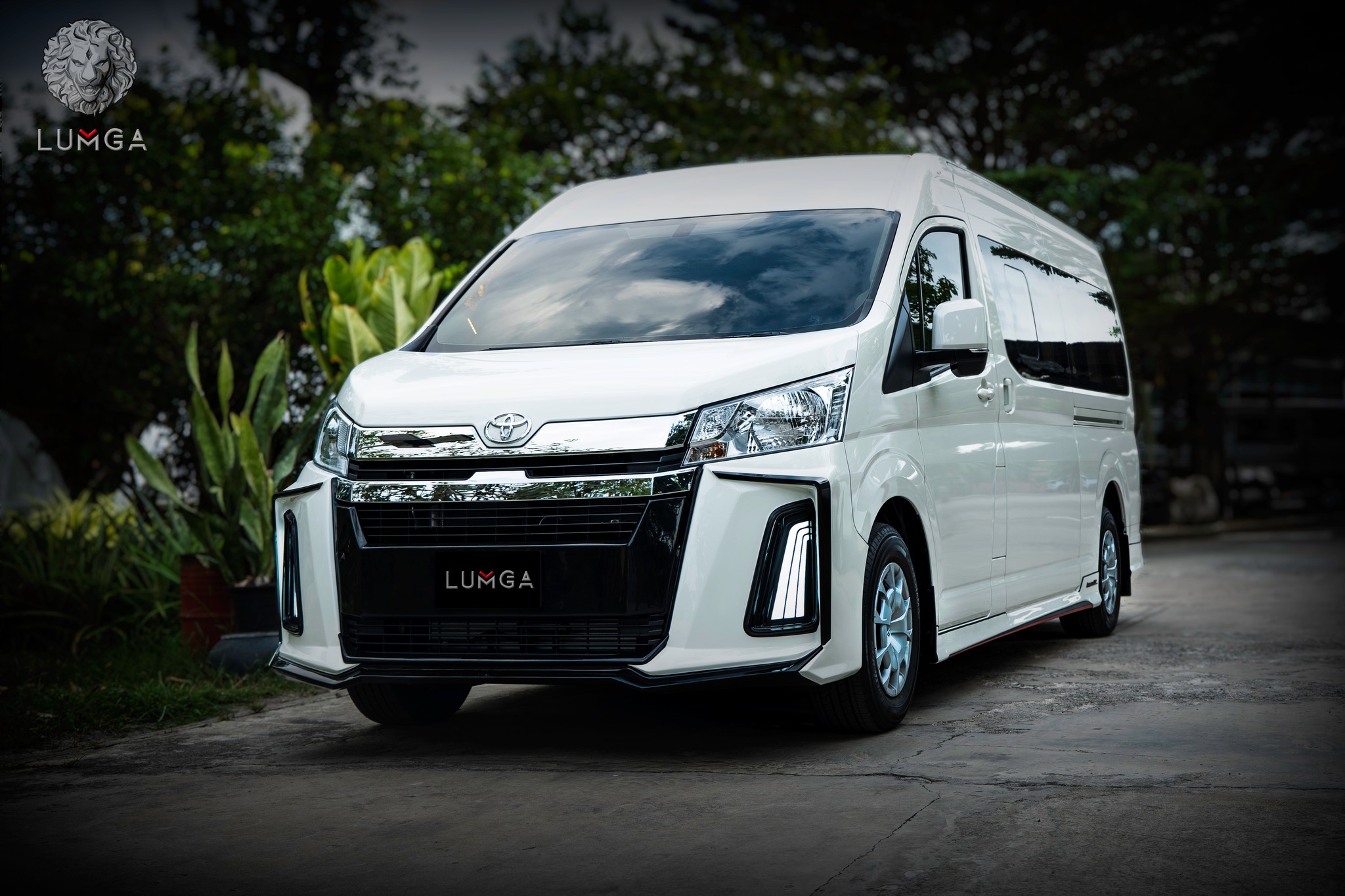 ชุดแต่ง Toyota Commuter 2019 สเกิร์ตหน้าสไตล์ Lumga (ลัมกา) 1 ชุด 4-6 ชิ้น
