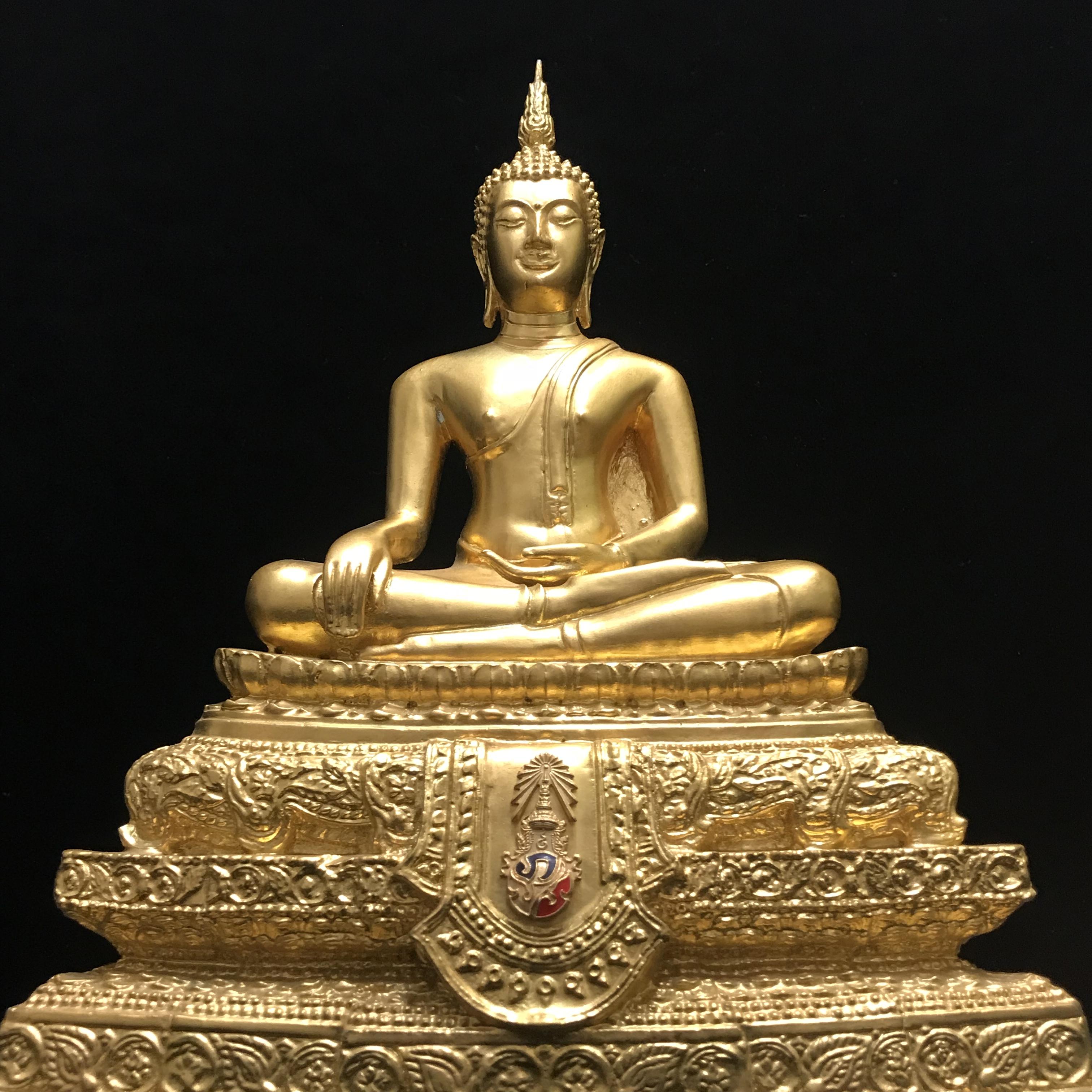 พระบูชาพระพุทธชินสีห์ ภปร. (รุ่น2) หน้าตัก 5นิ้ว ปิดทอง กองทุนฟันเทียมพระราชทาน ในวโรกาสมหามงคล 80 พรรษา ปี 2550 (องค์หมายเลข447)(1ใน1999องค์)หายาก