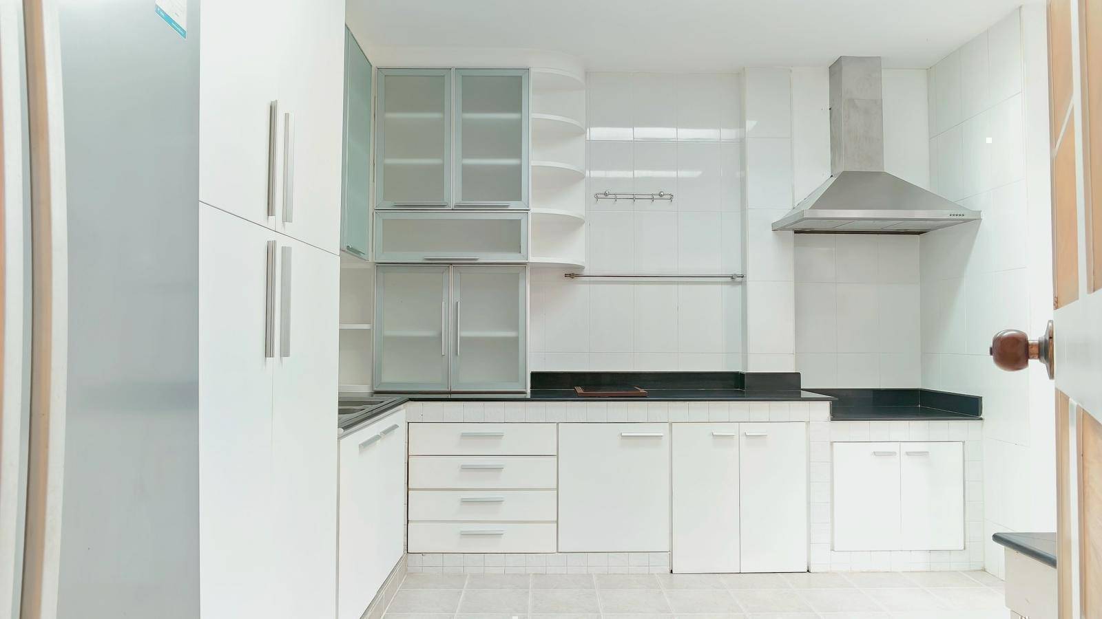 For Sales : Chalong, Luxury Pool Villa, 6 Bedrooms 7 Bathrooms