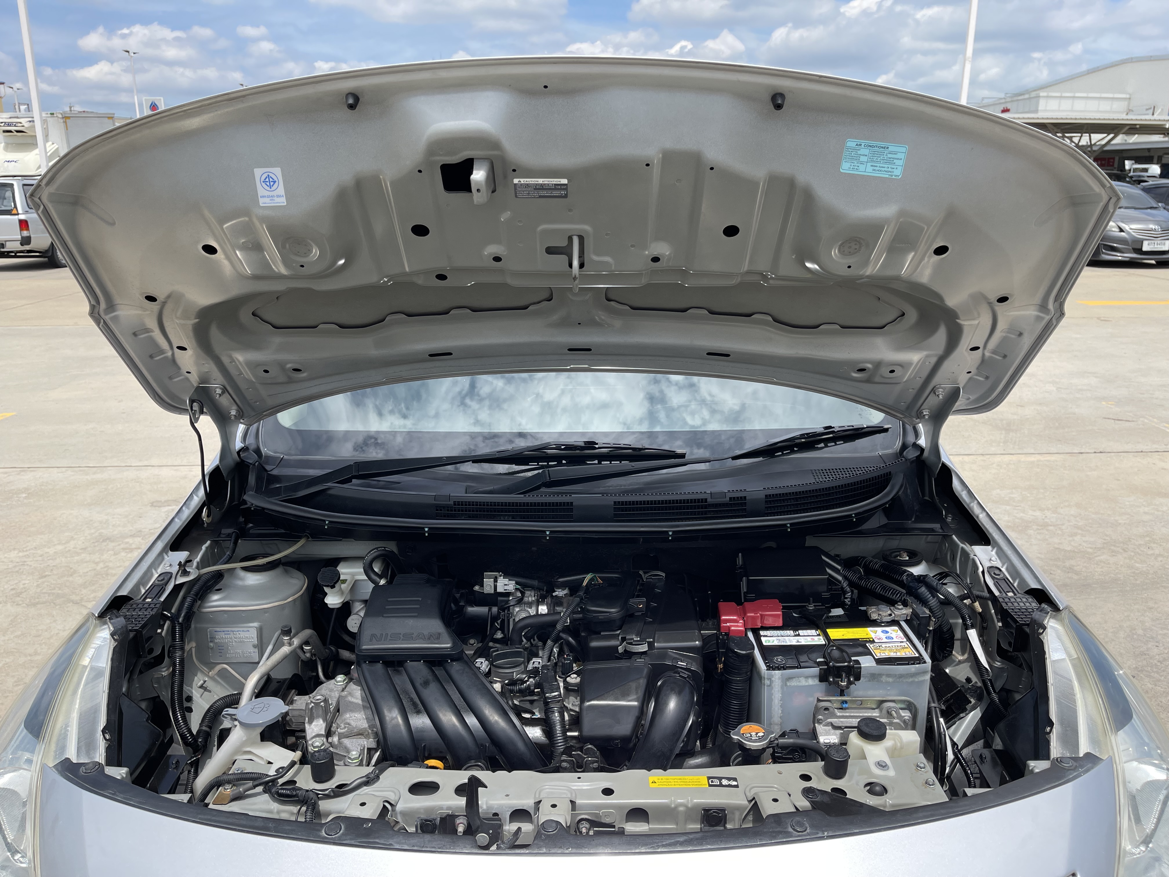 Nissan Almera 1.2 VL At 2015 เงิน