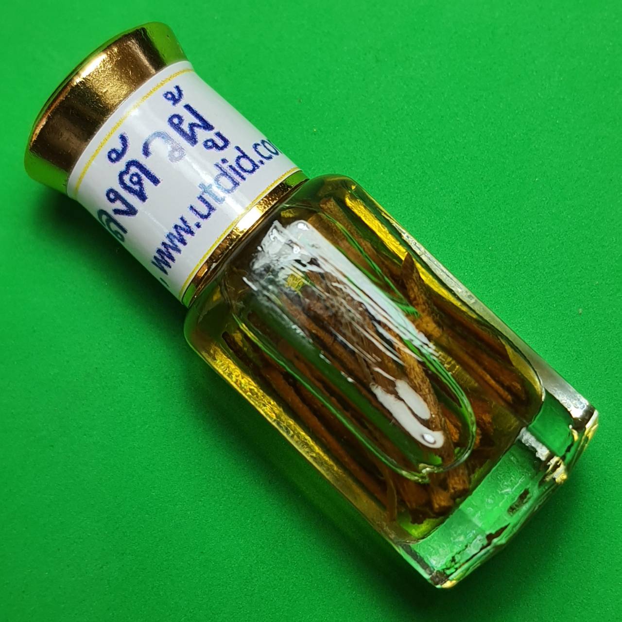 ของเสน่ห์ น้ำมันเถาหลงตัวผู้ น้ำมันเถาหลงตัวเมีย เถาหลง เถาวัลย์หลงแท้ ว่านเถาหลง เถาวัลย์หลง