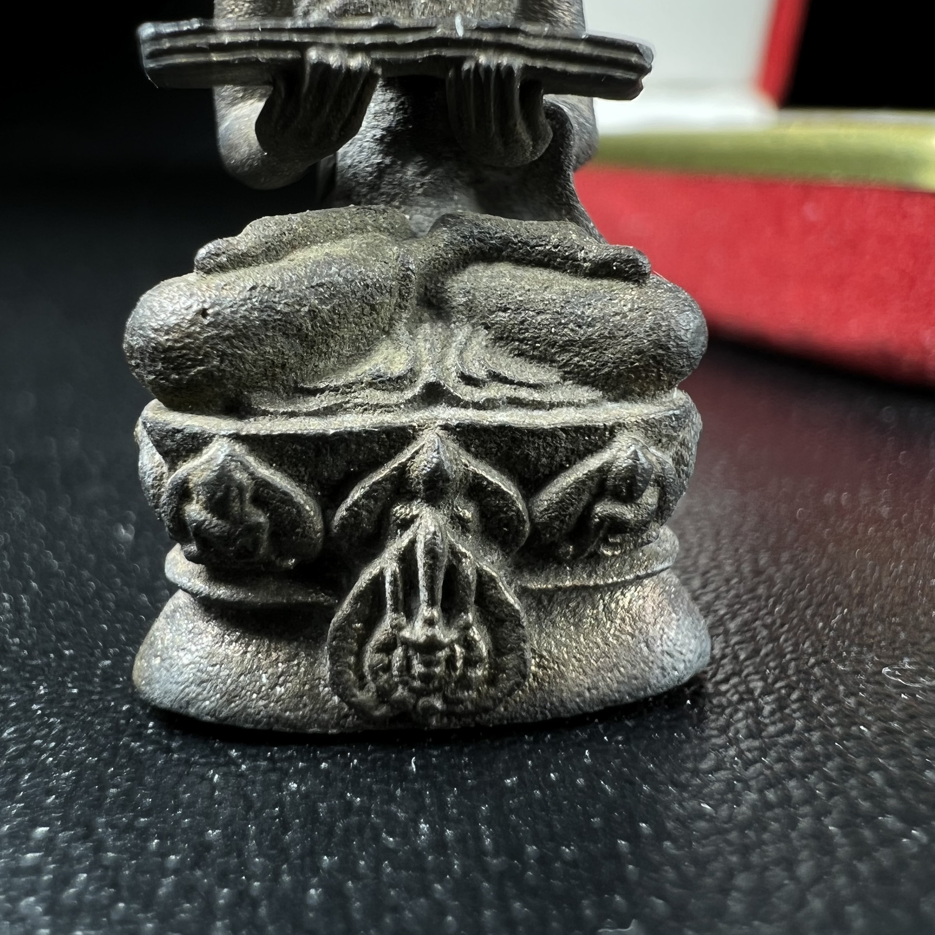 พระกริ่งปรมานุชิตชิโนรส วัดพระเชตุพนวิมลมังคลาราม(วัดโพธิ์) ปี2533 เนื้อนวโลหะ ( ในหลวงรัชกาลที่9เสด็จเททอง)