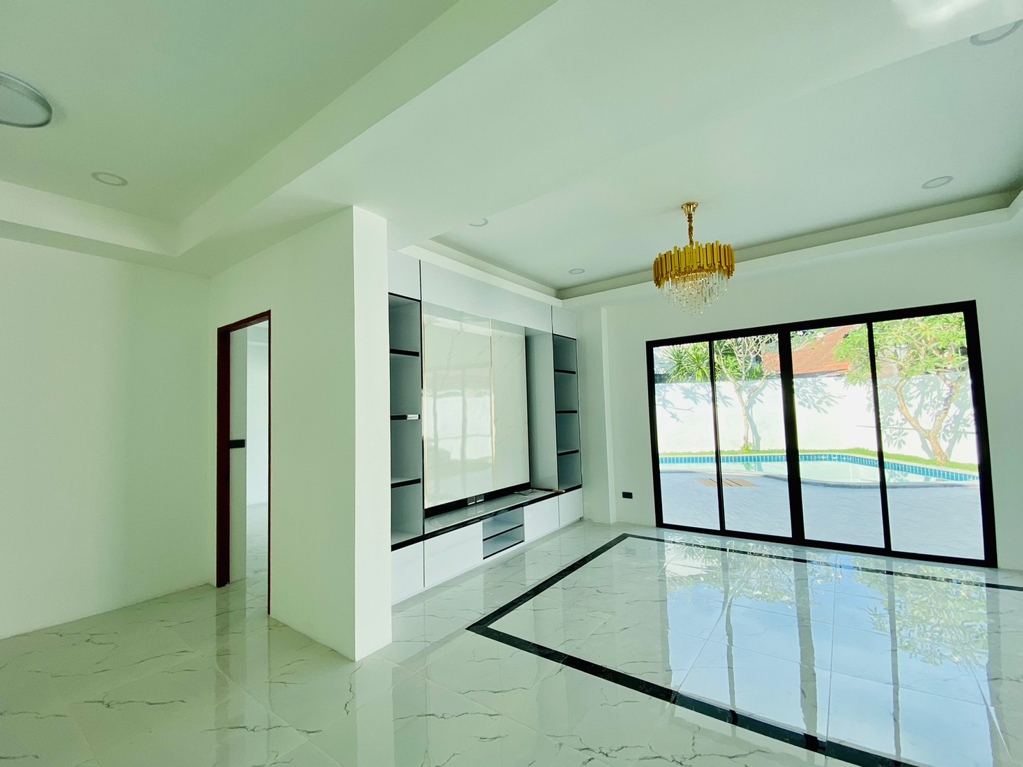 For Sale : Kathu, Private Luxury House With Pool, 3 bedrooms 2 bathrooms