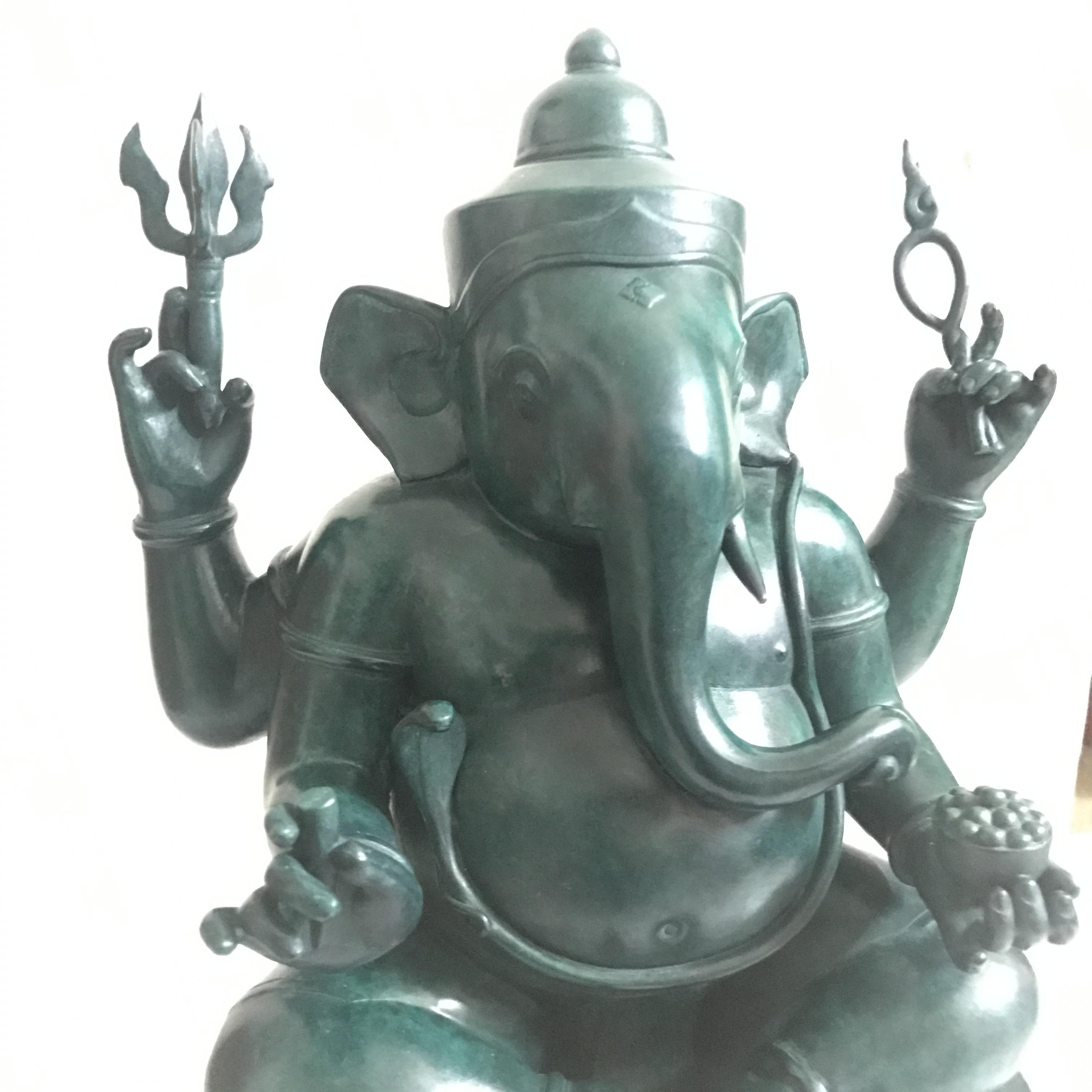 พระพิฆเนศวร์ 65 ปี คณะจิตรกรรม มหาวิทยาลัยศิลปากร ปี2551 ลอยองค์เนื้อสำริดขนาดหน้าตัก 9 นิ้ว