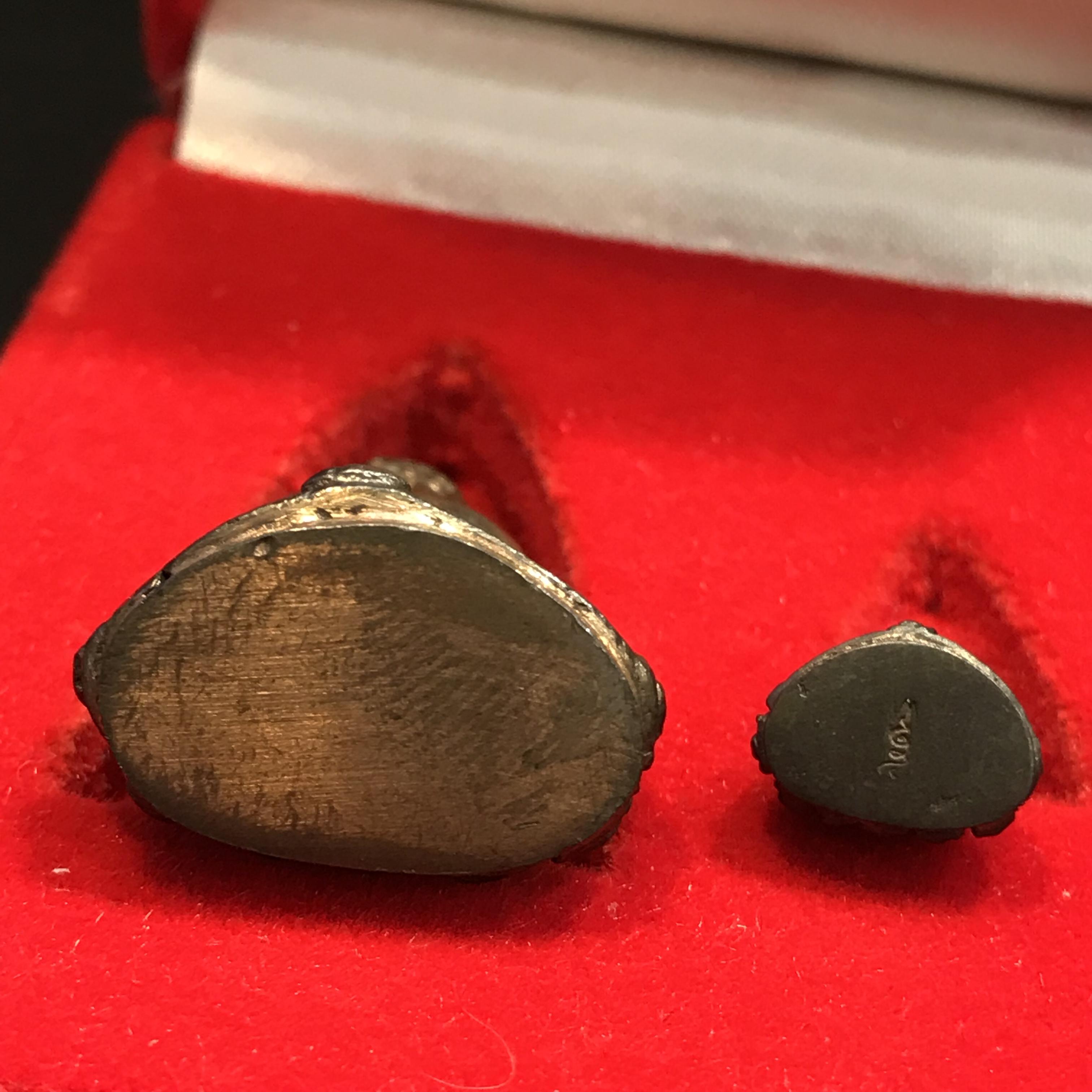 พระกริ่ง-พระชัยวัฒน์ ปวเรศ ปี2530 วัดบวรนิเวศราชวรวิหาร(ในหลวง ร.9 เสด็จเททอง)(บรรจุเส้นเกษาในหลวงรัชกาลที่9)