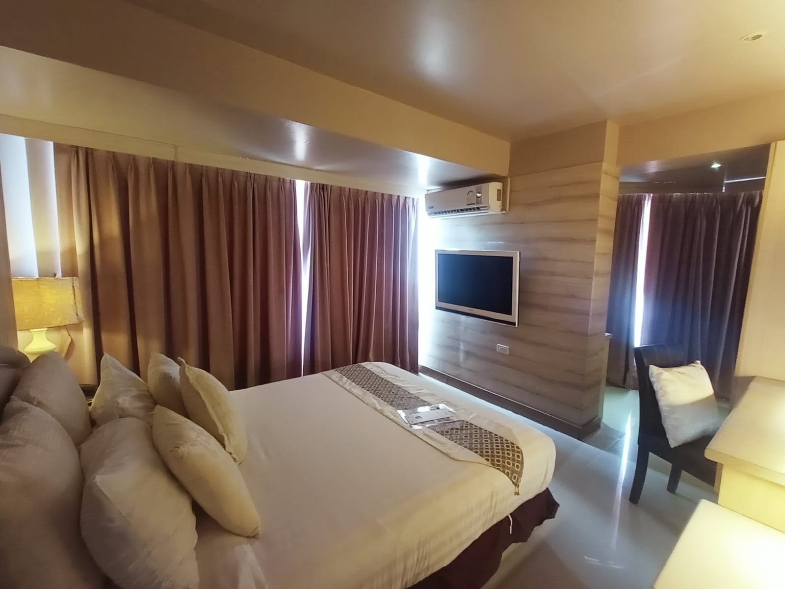 For Rent : Patong, Seaview Condo, 2 Bedroom 2 Bathroom