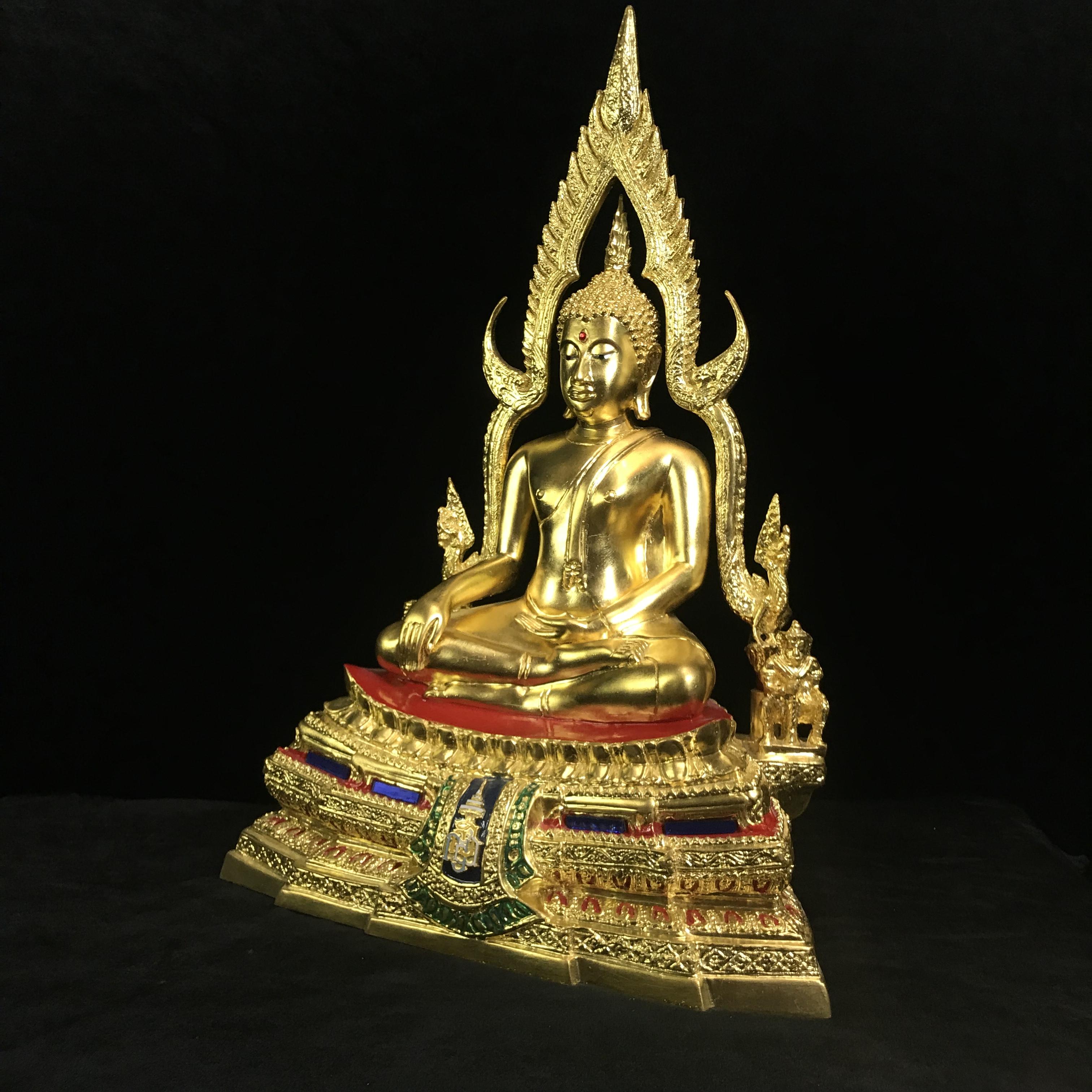 พระพุทธชินราช ญสส. วัดพระศรีมหาธาตุ จ.พิษณุโลก ปี2543 ขนาดหน้าตัก 7นิ้ว ลงรักปิดทองฐานประดับกระจก พิธีใหญ่ รุ่นแรกและรุ่นเดียวที่ หลวงปู่หมุน ฐิตสีโล วัดบ้านจาน มาร่วมปลุกเสก(1 ใน 999องค์)