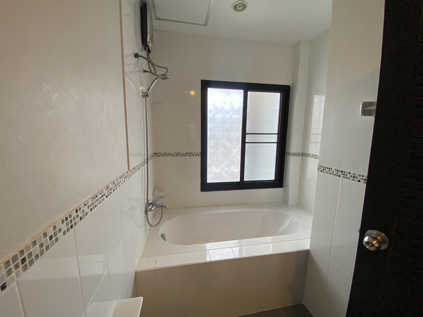 For Rent : Town home near Super Cheap Market, 3 Bedroom 3 Bathroom