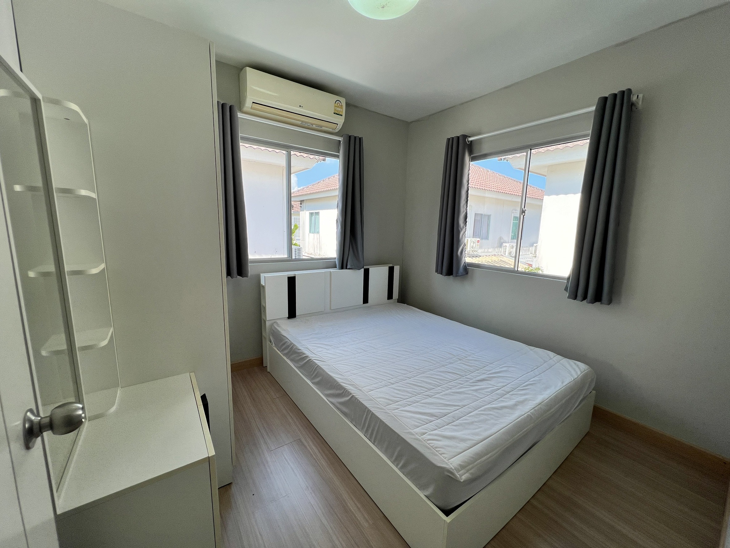 For Sales : Thalang, 2-story semi-detached house, 3 Bedrooms, 2 Bathrooms.