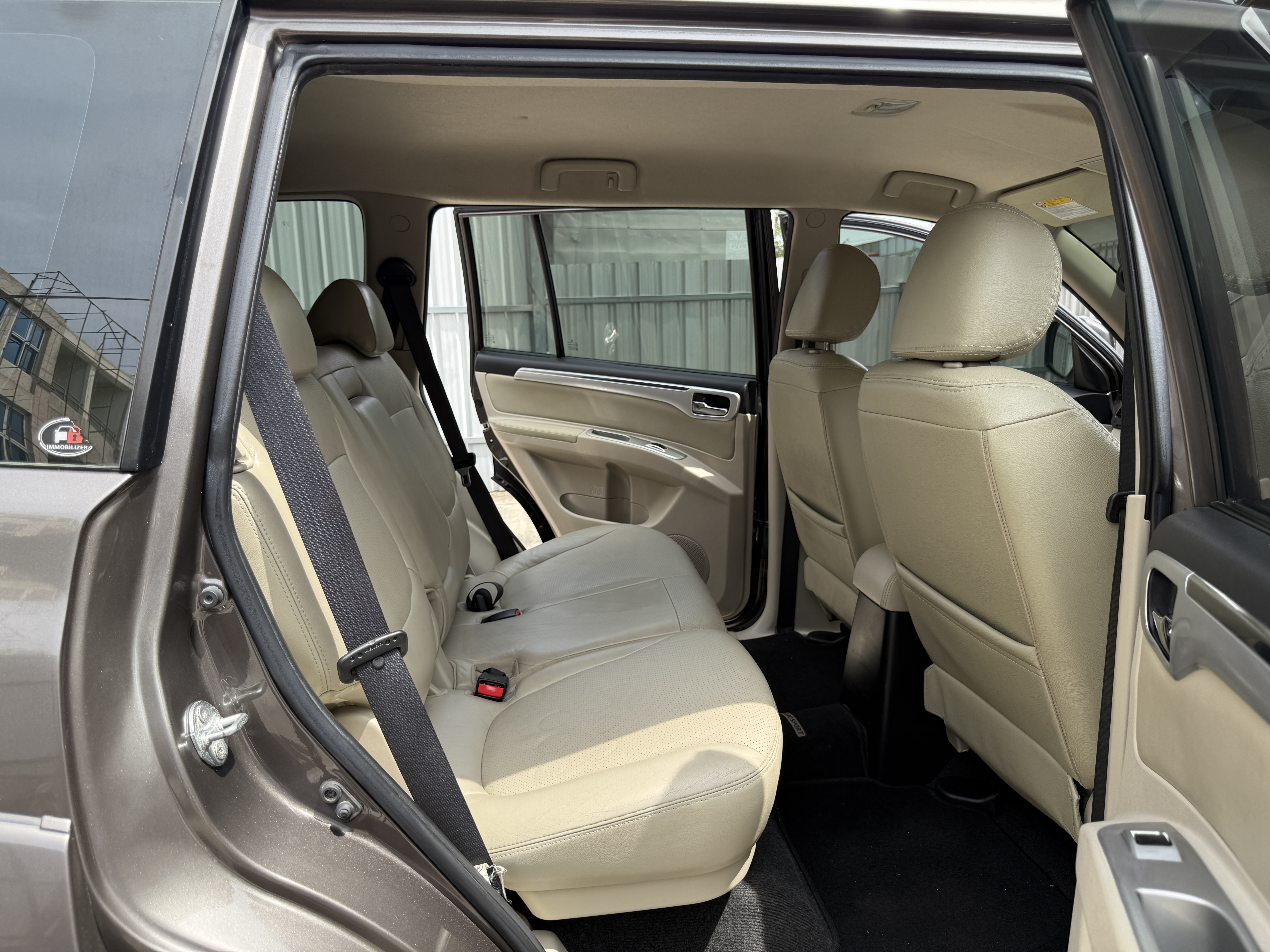 Mitsubishi Pajero Sport 2.5 GT 2WD At 2015 น้ำตาล