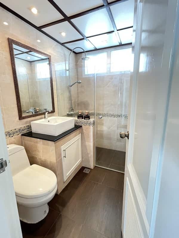 For Sales : Patong, Seaview Luxurious condo, 2 Bedrooms 2 Bathrooms 14th flr.