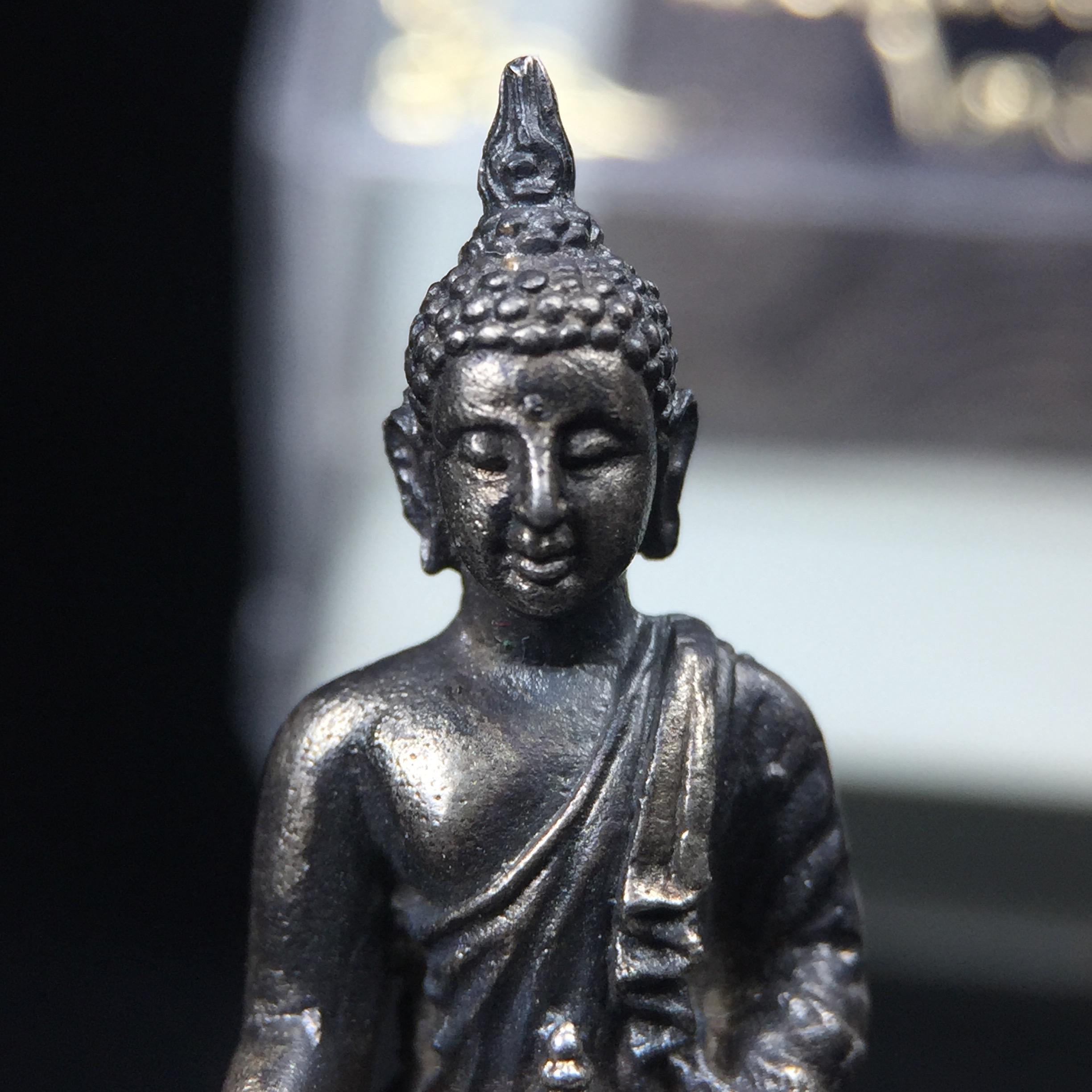 พระกริ่งพรหมรังสี อนุสรณ์ 190 ปี สมเด็จพระพุฒาจารย์ โต วัดอินทรวิหาร ปี2521 เนื้อเงิน(ผิวเดิมเข้มขลัง)พิธีมหาพุทธาภิเษกครั้งยิ่งใหญ่ พิธีสรรพสิทธิชัยไพรีพินาศมหามังคลาภิเษก หมายถึงฤกษ์การปลุกเสกที่เน้นด้านโชคลาภ มีชัยชนะต่อศัตรูการค้า การงาน(รุ่นนี้แนะนำ)