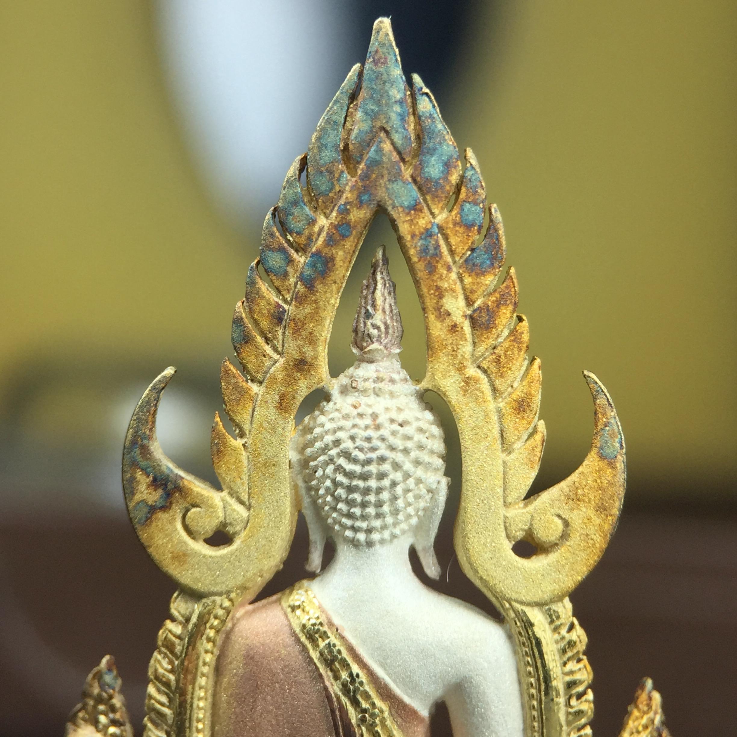 พระพุทธชินราช ภปร. โครงการ "เพราะแผ่นดินนี้ คือ แผ่นดินเกิด" ปี2548(รุ่นแรก) ลอยองค์ หน้าตัก 1/2 นิ้ว เนื้อเงินสามกษัตริย์(ผิวเดิมติดรุ้งๆสวยดีมีเสน่ห์) พุทธศิลป์งดงามทรงคุณค่า รุ่นยอดนิยม