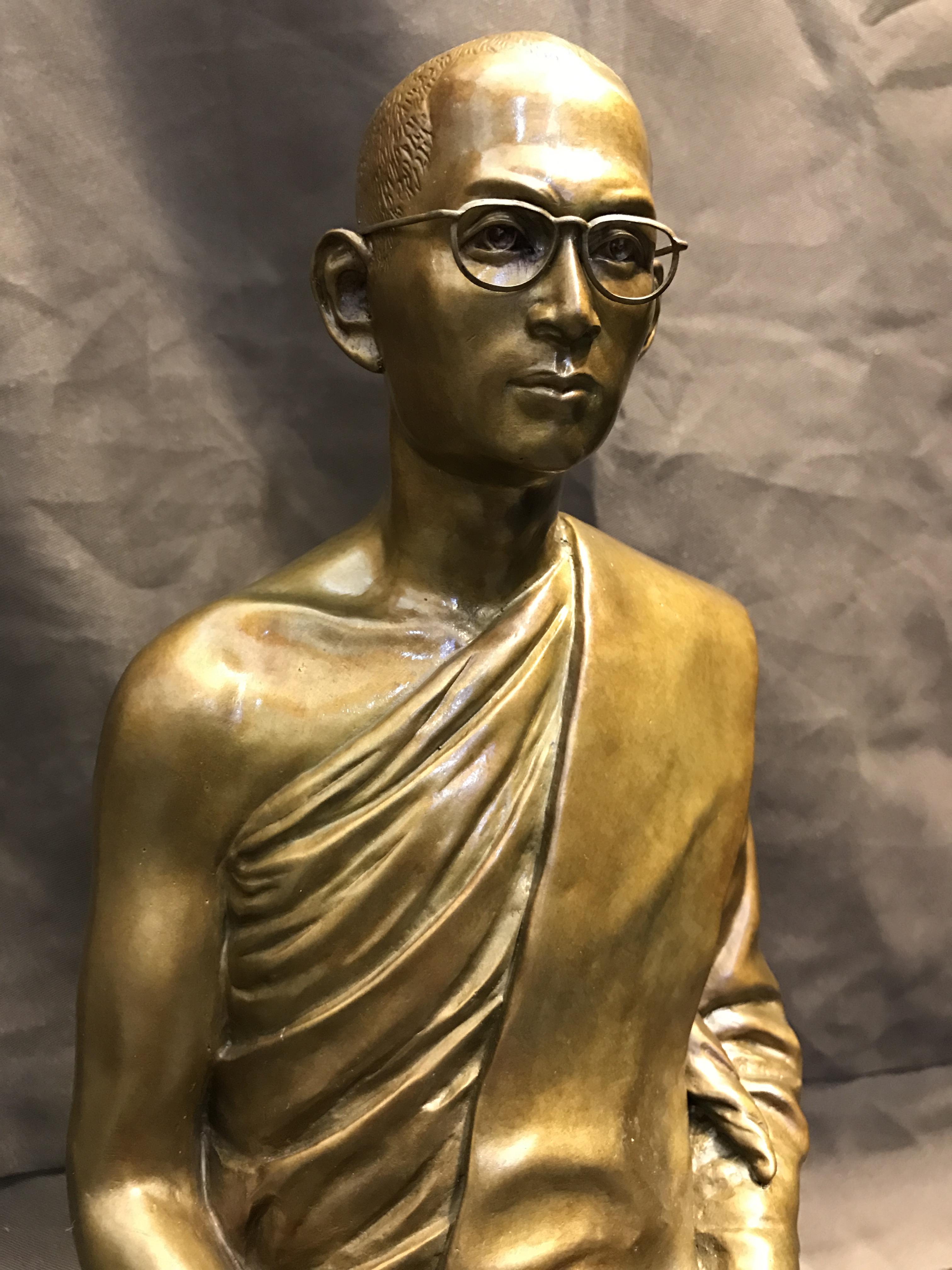 พระบรมรูปพระบาทสมเด็จพระเจ้าอยู่หัวรัชกาลที่9 ทรงผนวช(หน้าตัก9นิ้ว) เนื่องในโอกาสมหามงคลเฉลิมพระชนมพรรษา 7 รอบ 84 พรรษา 5 ธันวาคม 2554