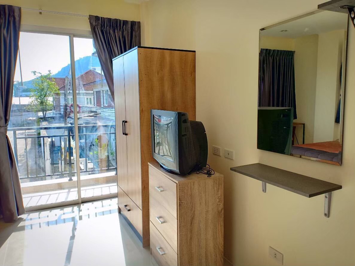 House For Rent : Patong Guest house have 4 floors with city view. Land plot 120 SQM