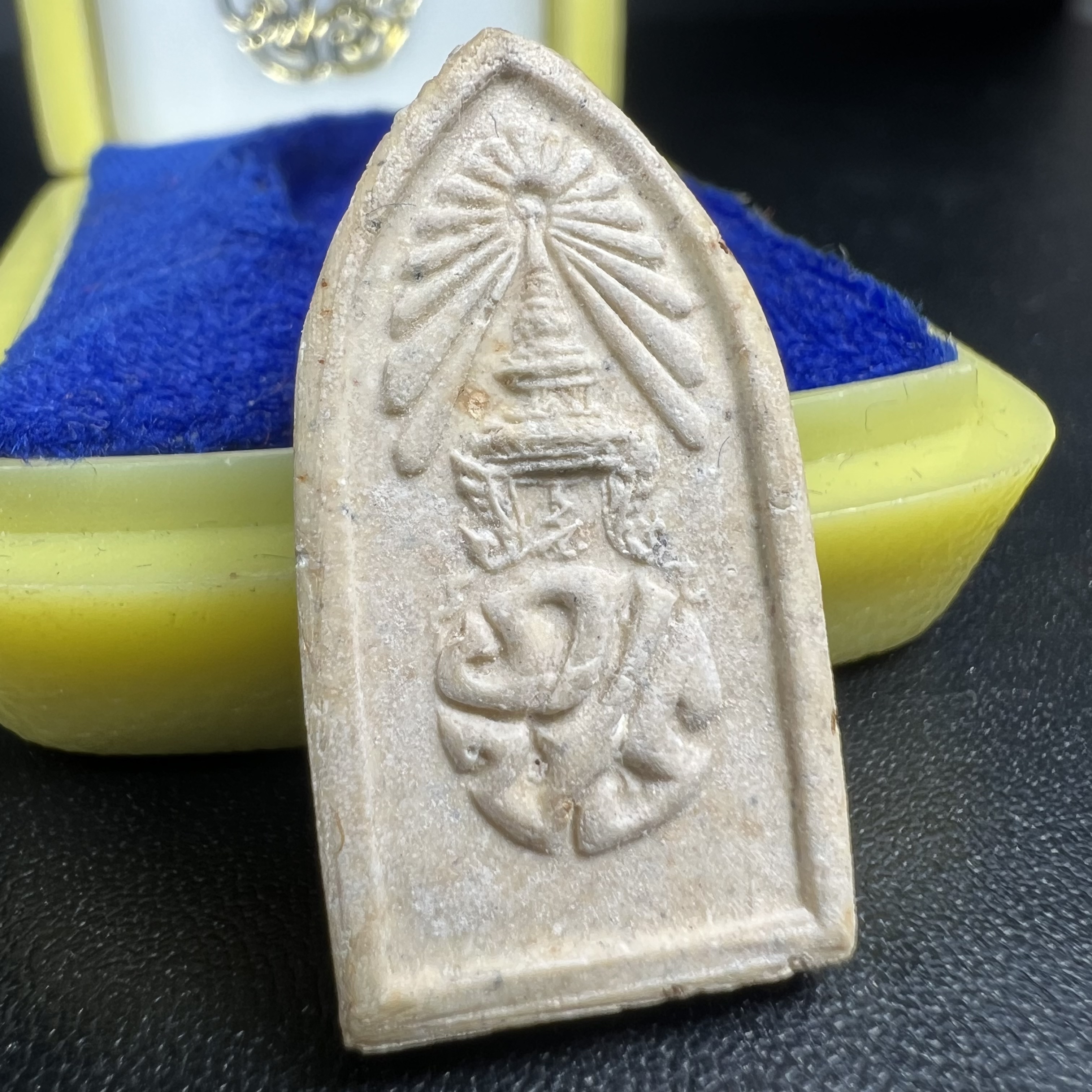 สมเด็จศิริราชร้อยปี หลัง ภปร. ปี 2531 ที่ระลึกครบ 100ปี โรงพยาบาลศิริราช ในหลวงรัชกาลที่9พระราชทานผงจิตรลดา(พระดี พิธีใหญ่ ปีลึก เจตนาบริสุทธิ์ สุดยอดมวลสาร)พร้อมกล่องพิเศษกรรมการ