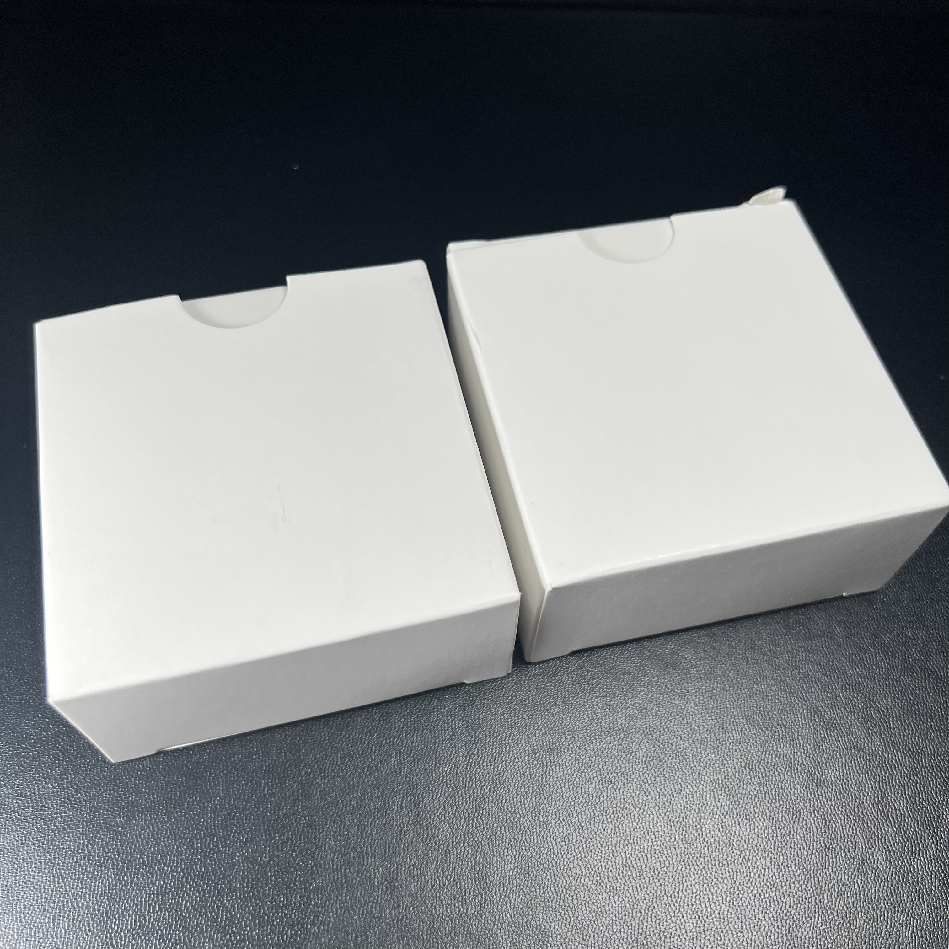 พระพุทธชินราช รุ่น ประวัติศาสตร์ มูลนิธิเพื่อตำรวจไทยจัดสร้าง ปี 2562 เนื้อเงินขัดเงา พิมพ์พระพุทธชินราช ลอยองค์ แบบจิวเวอร์รี่(ขนาดสูง 3.5 ซม.) (สภาพ สวย ซีนซองเดิม กล่องบบรรจุเดิมครบสมบูรณ์)