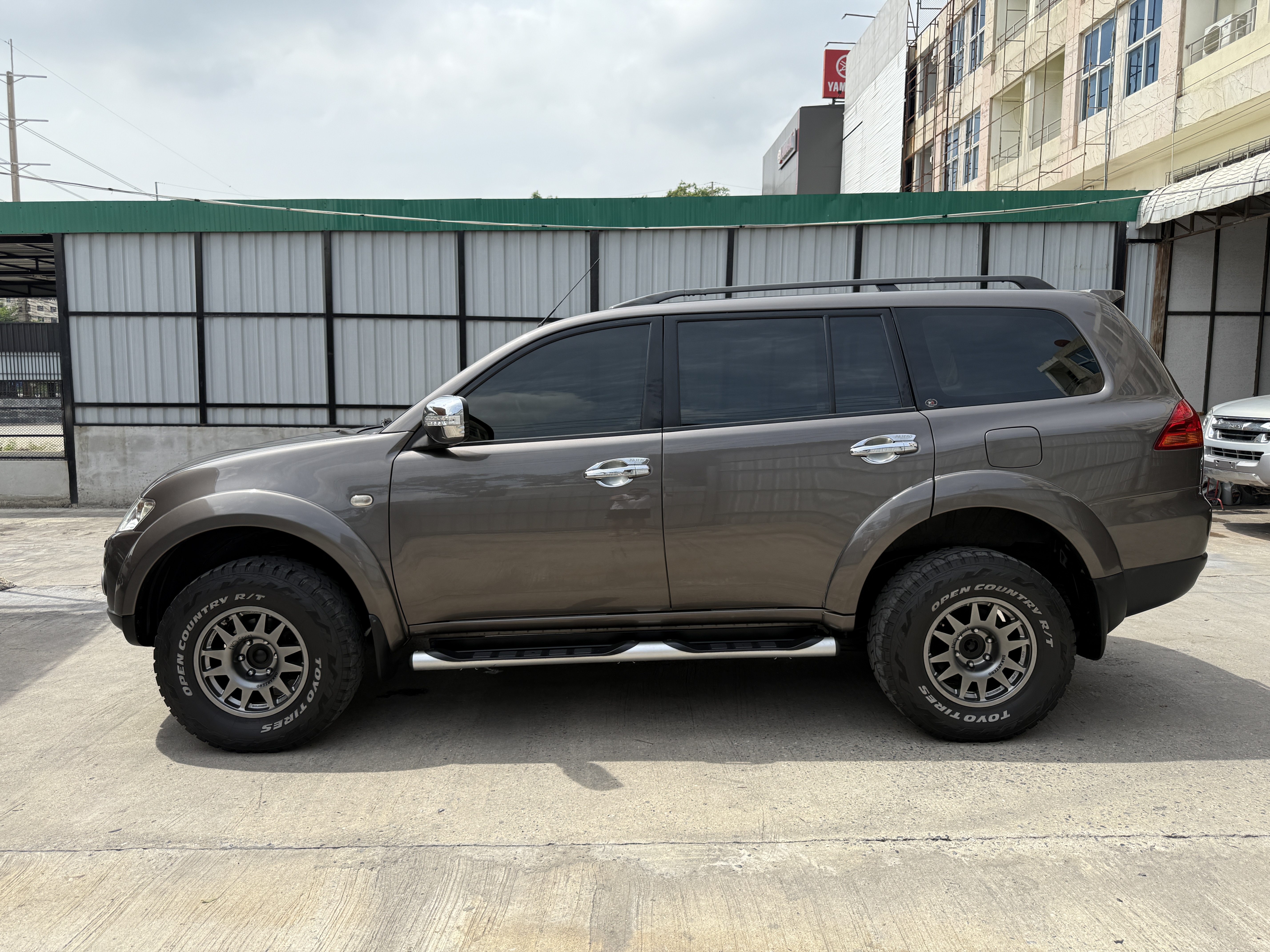 Mitsubishi Pajero Sport 2.5 GT 2WD At 2015 น้ำตาล
