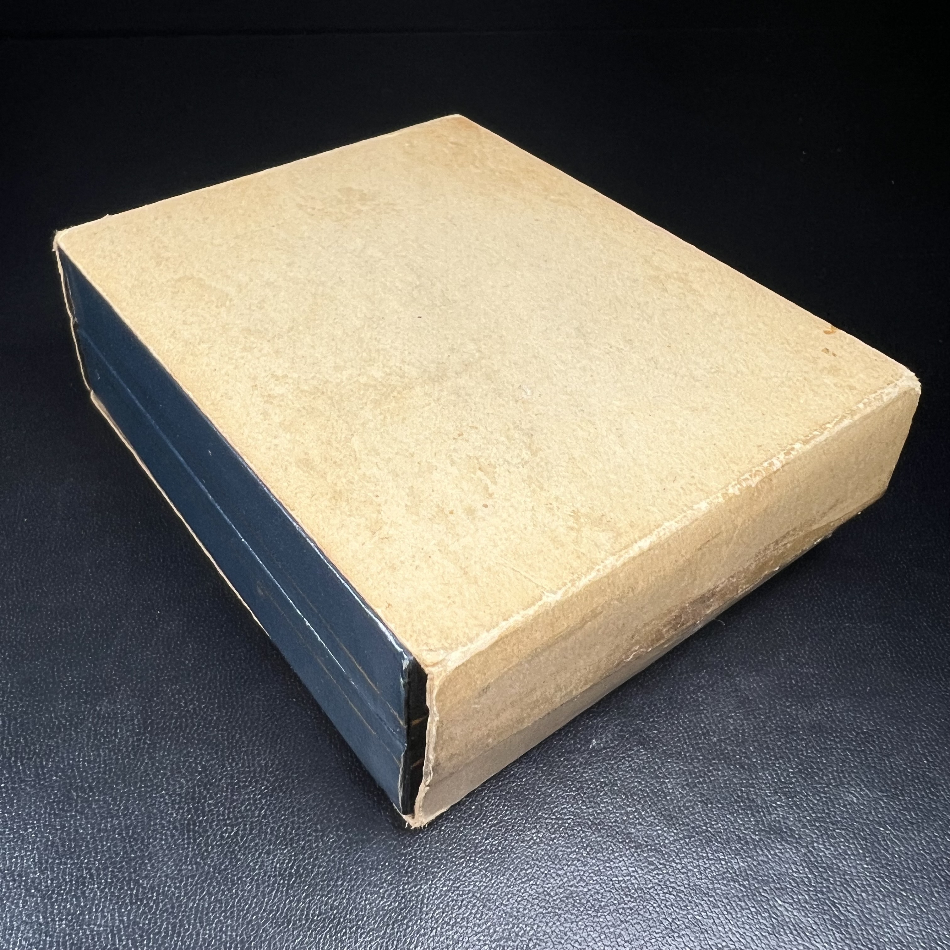 พระกริ่ง-พระชัยวัฒน์ไพรีพินาศ วัดบวรนิเวศวิหาร รุ่นผ้าป่าสิงห์บุรีปี2528(ชนวนมวลสารไพรีรุ่นแรก)(1ใน1500ชุด)สภาพสวยพร้อมกล่องบรรจุเดิมชุดกรรมการรับพระราชทานจากสมเด็จพระเทพในวโรกาสเด็จพระราชดำเนินทรงประกอบพิธีวางศิลาฤกษ์พระอุโบสถวัดตรีทศเทพวรวิหาร(หายากมาก)