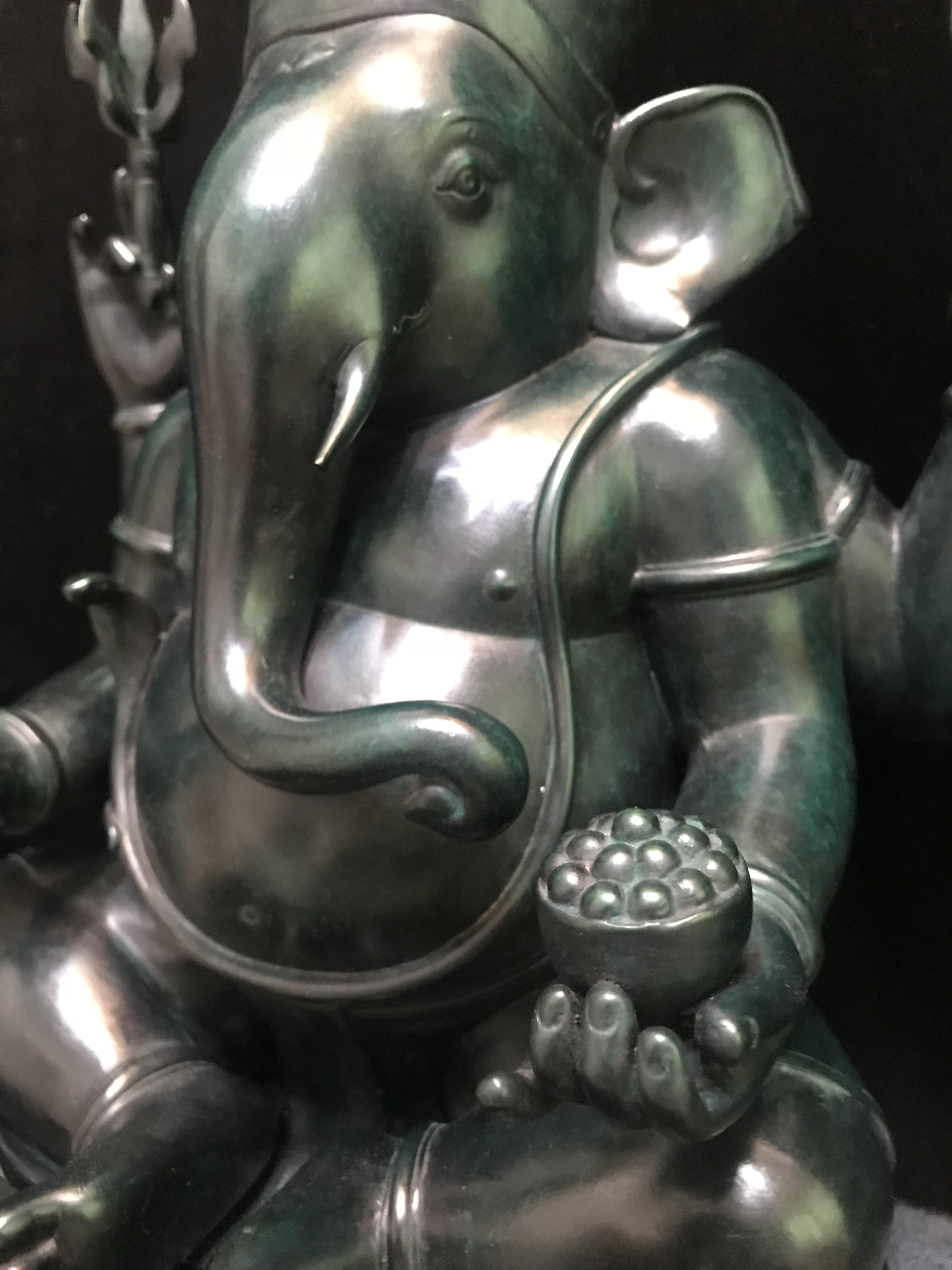 พระพิฆเนศวร์ 65 ปี คณะจิตรกรรม มหาวิทยาลัยศิลปากร ปี2551 ลอยองค์เนื้อสำริดขนาดหน้าตัก 9 นิ้ว(เนื้อสำริดเขียวพลาติน่า)